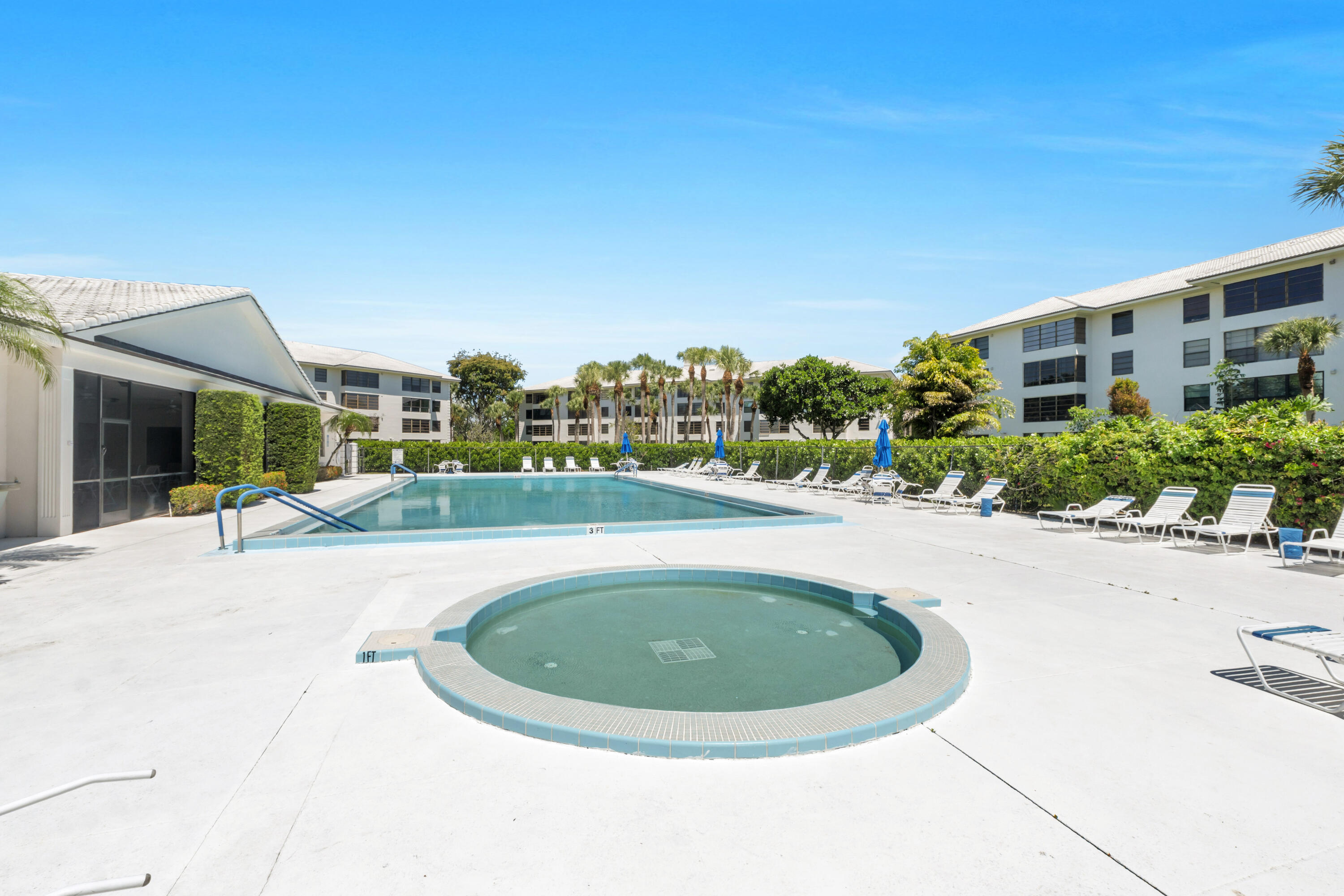 WHITEHALL CONDO OF THE LANDS OF THE PRESIDENT - Residential