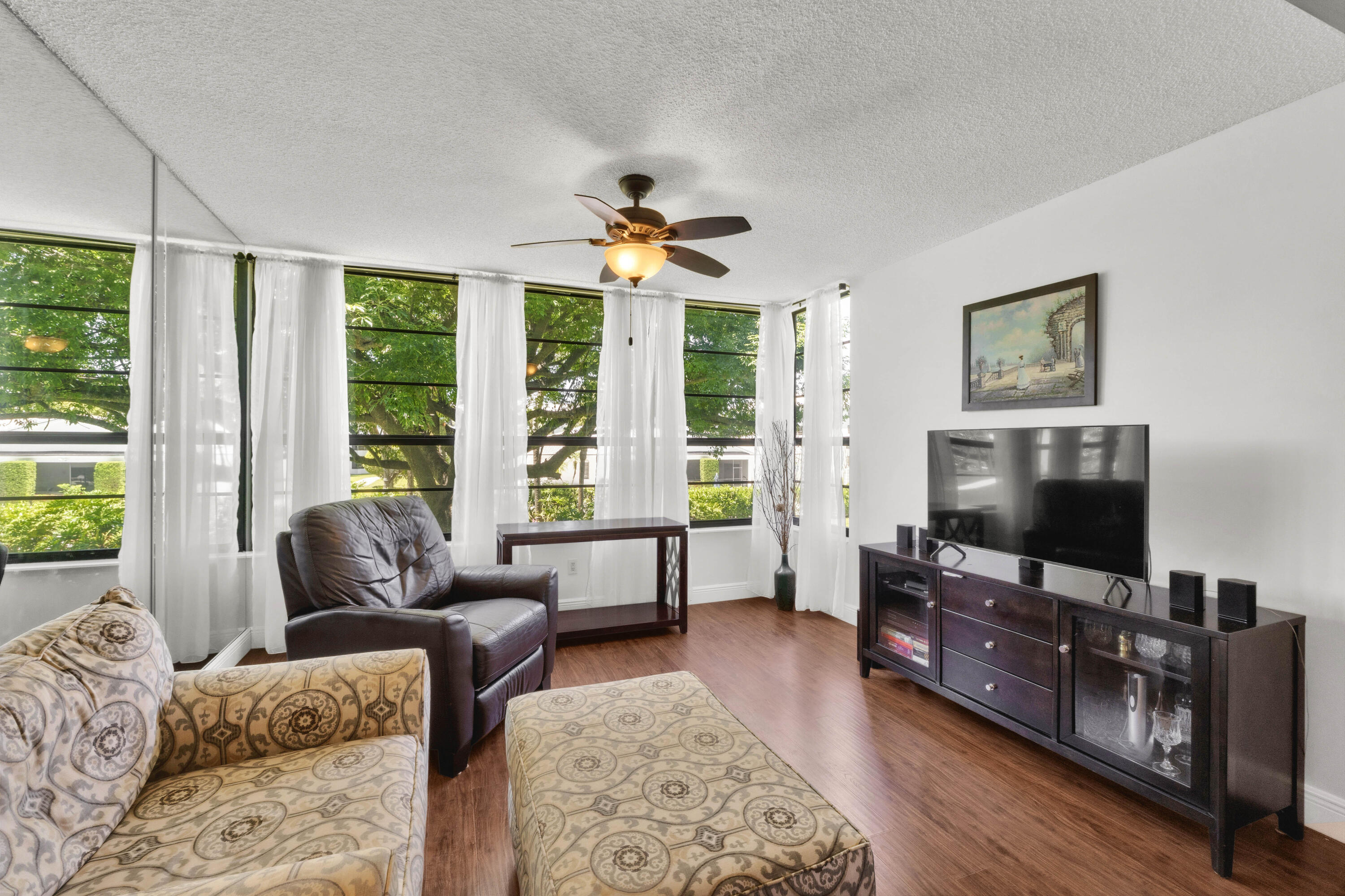 WHITEHALL CONDO OF THE LANDS OF THE PRESIDENT - Residential