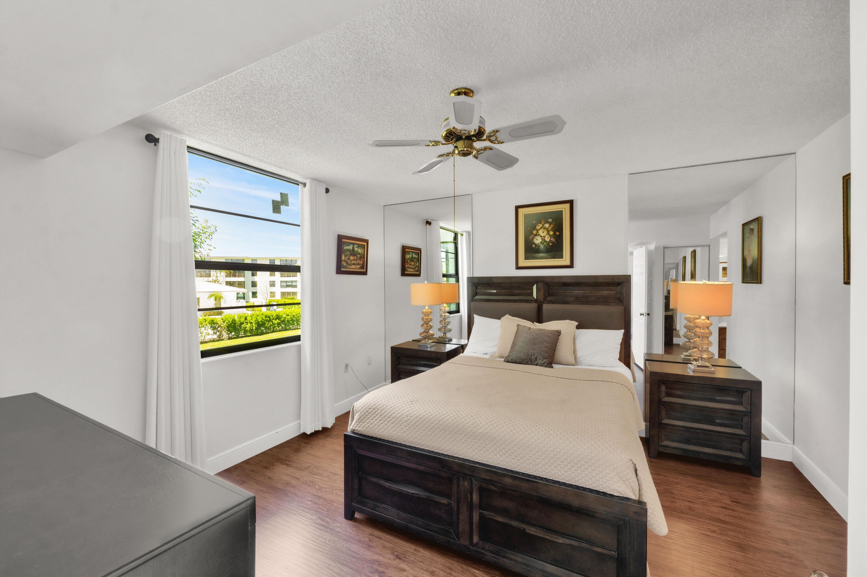 WHITEHALL CONDO OF THE LANDS OF THE PRESIDENT - Residential