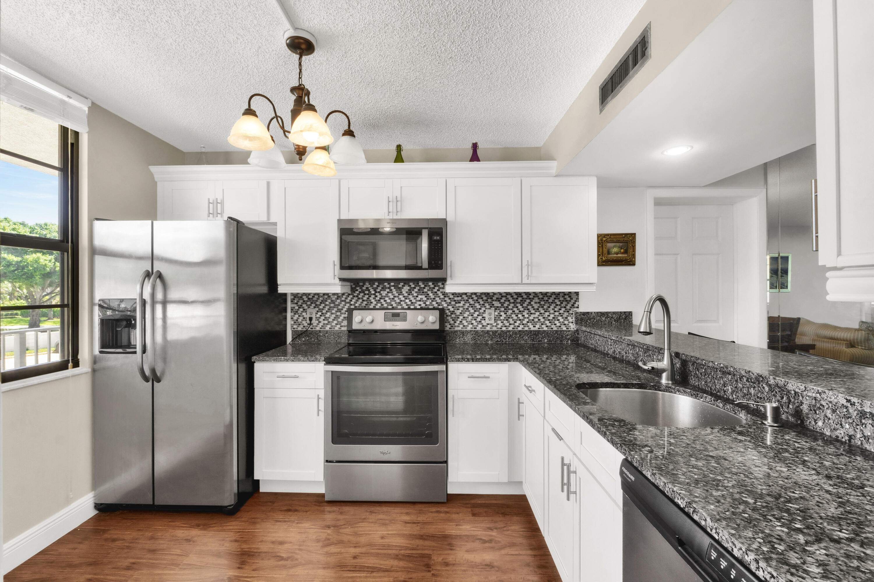 WHITEHALL CONDO OF THE LANDS OF THE PRESIDENT - Residential