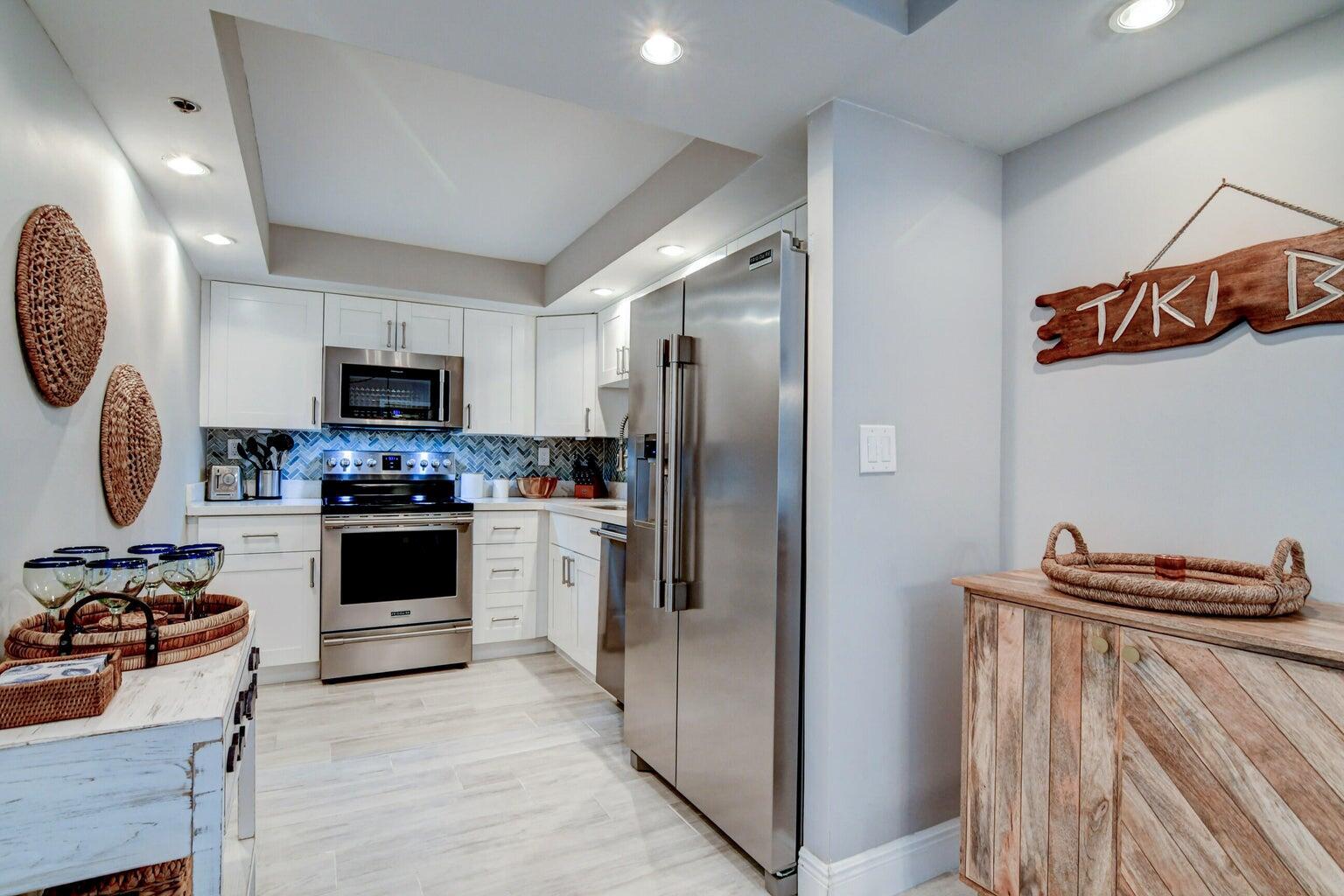 AMBASSADORS V NORTH CONDO - Residential