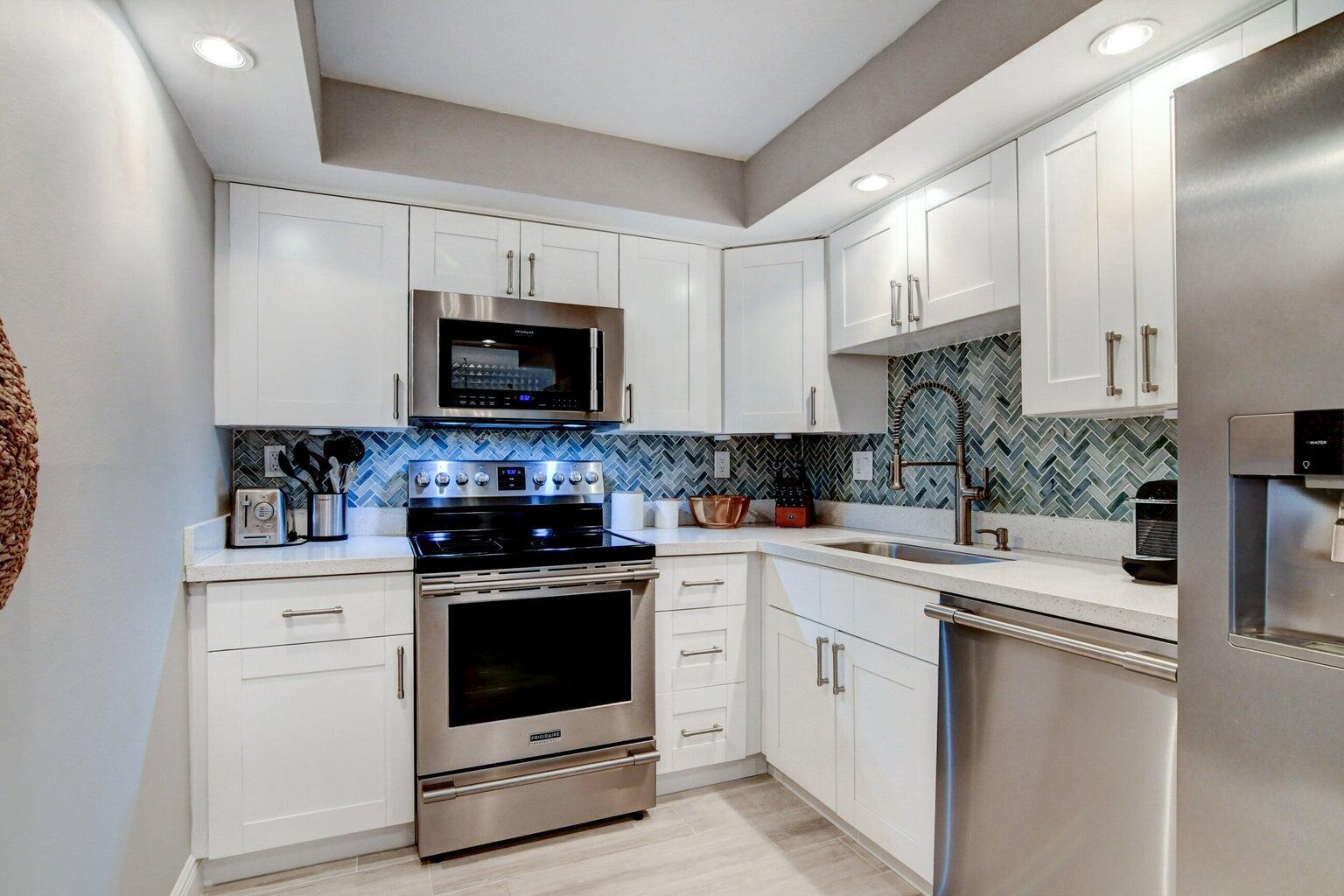 AMBASSADORS V NORTH CONDO - Residential