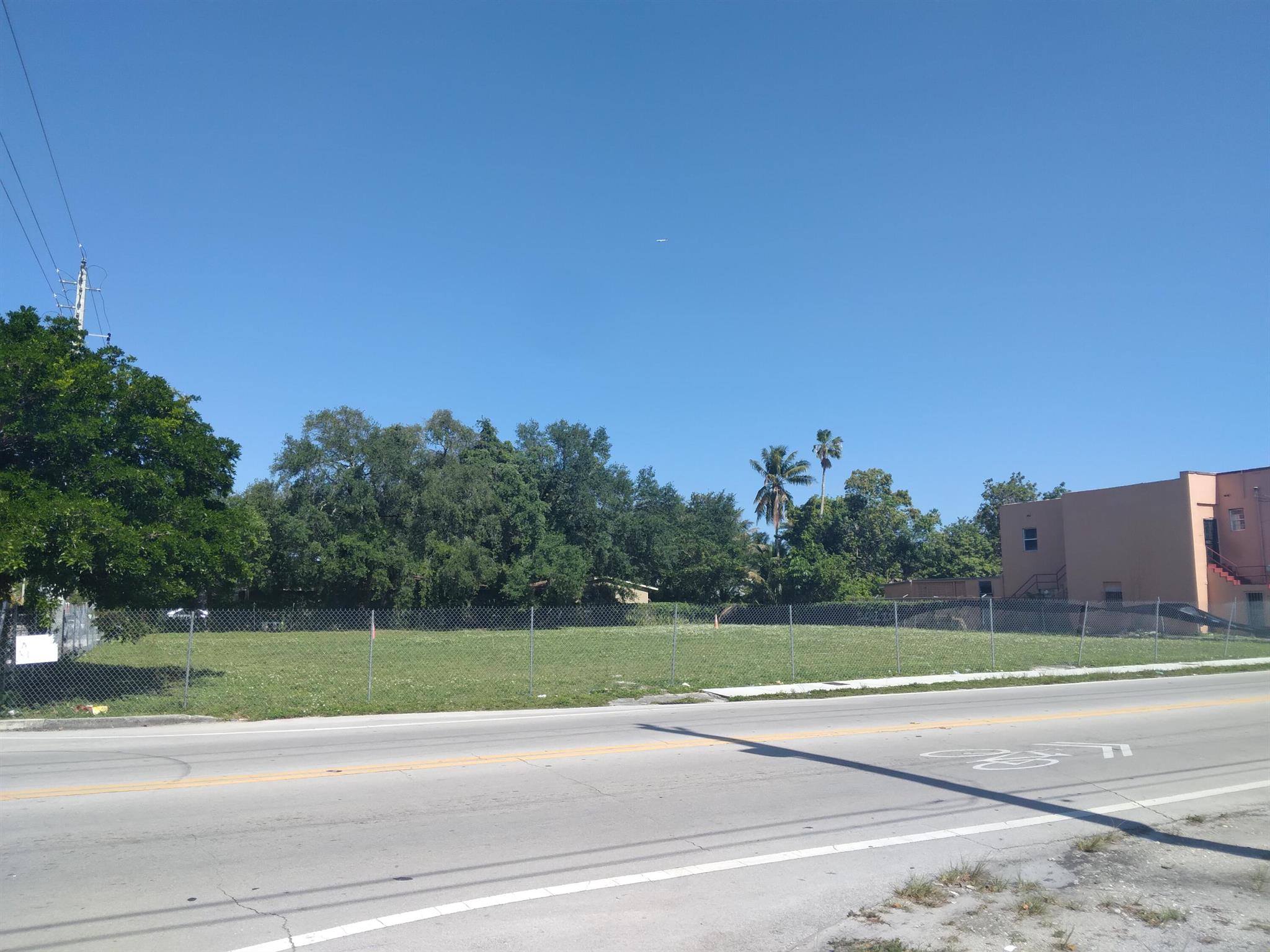 Location! Location! Multi usage. Corner lot with large footage. Can be us for residential but not limited to commercial, office, educational and more. Also can build levels up. Easy access to major highways, airports, beaches, sport arenas and more. Minutes from the famous Wynwood district in down town Miami. Buyers are responsible to verify with planning and zoning.