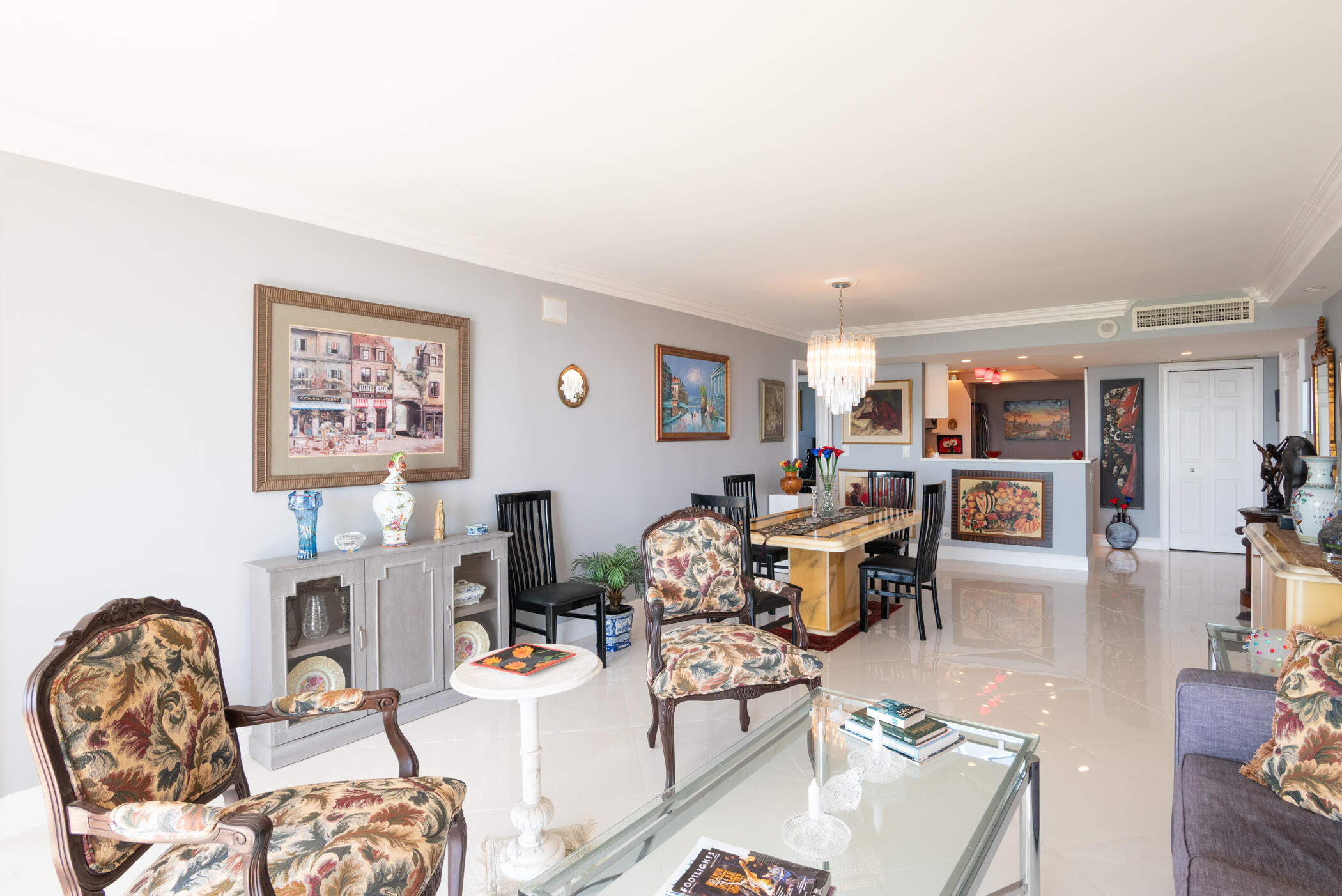 LANDS OF THE PRESIDENT CONDO 3 - Residential