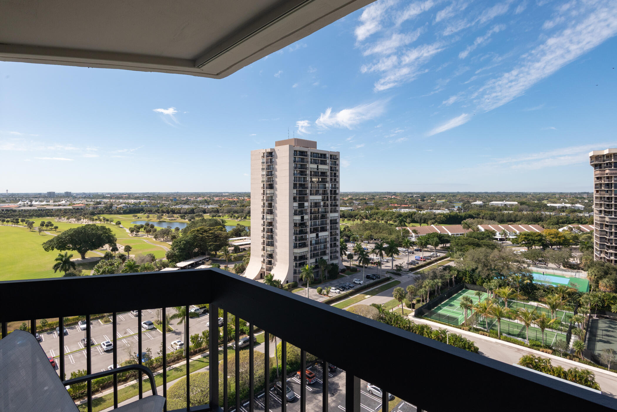 LANDS OF THE PRESIDENT CONDO 3 - Residential