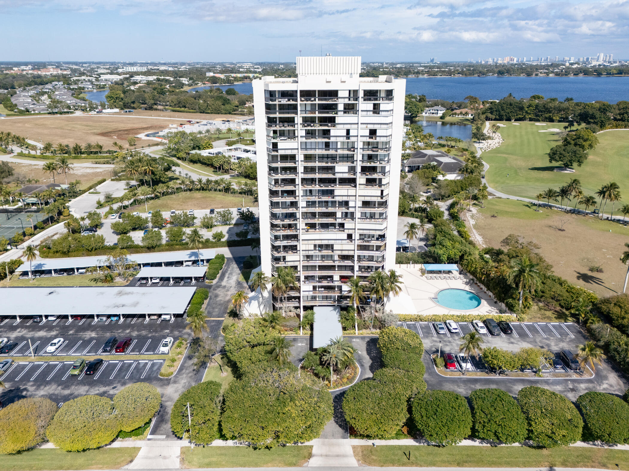 LANDS OF THE PRESIDENT CONDO 3 - Residential