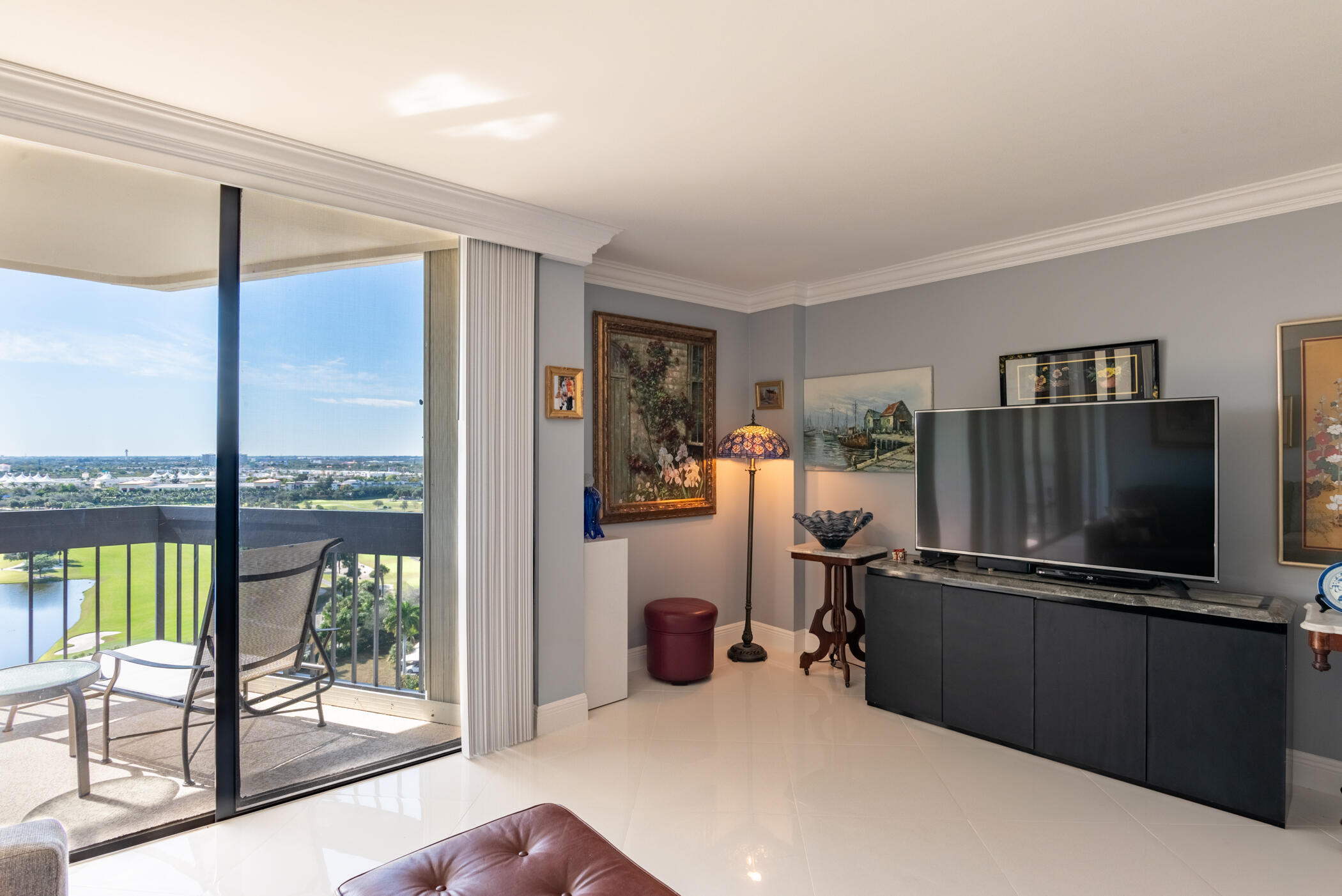 LANDS OF THE PRESIDENT CONDO 3 - Residential