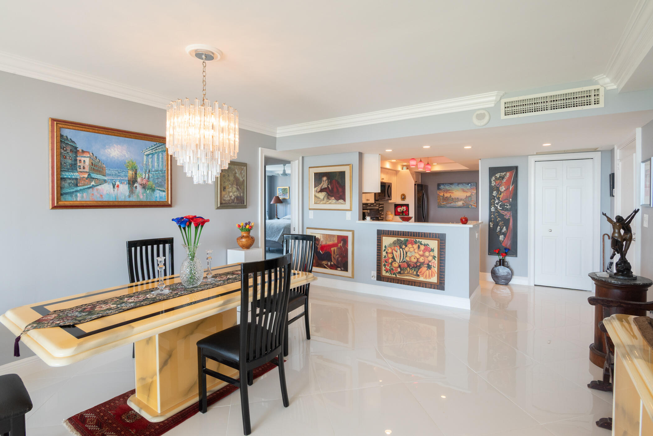 LANDS OF THE PRESIDENT CONDO 3 - Residential