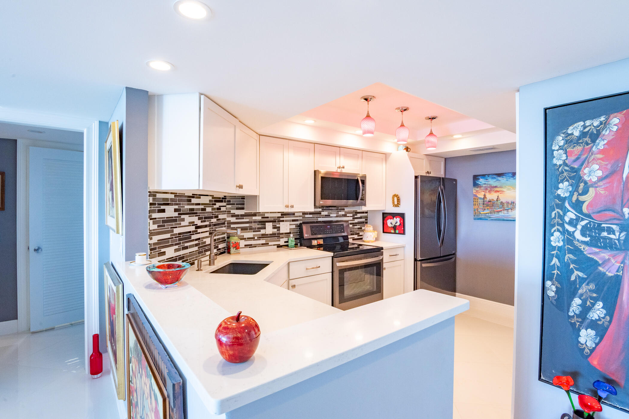 LANDS OF THE PRESIDENT CONDO 3 - Residential