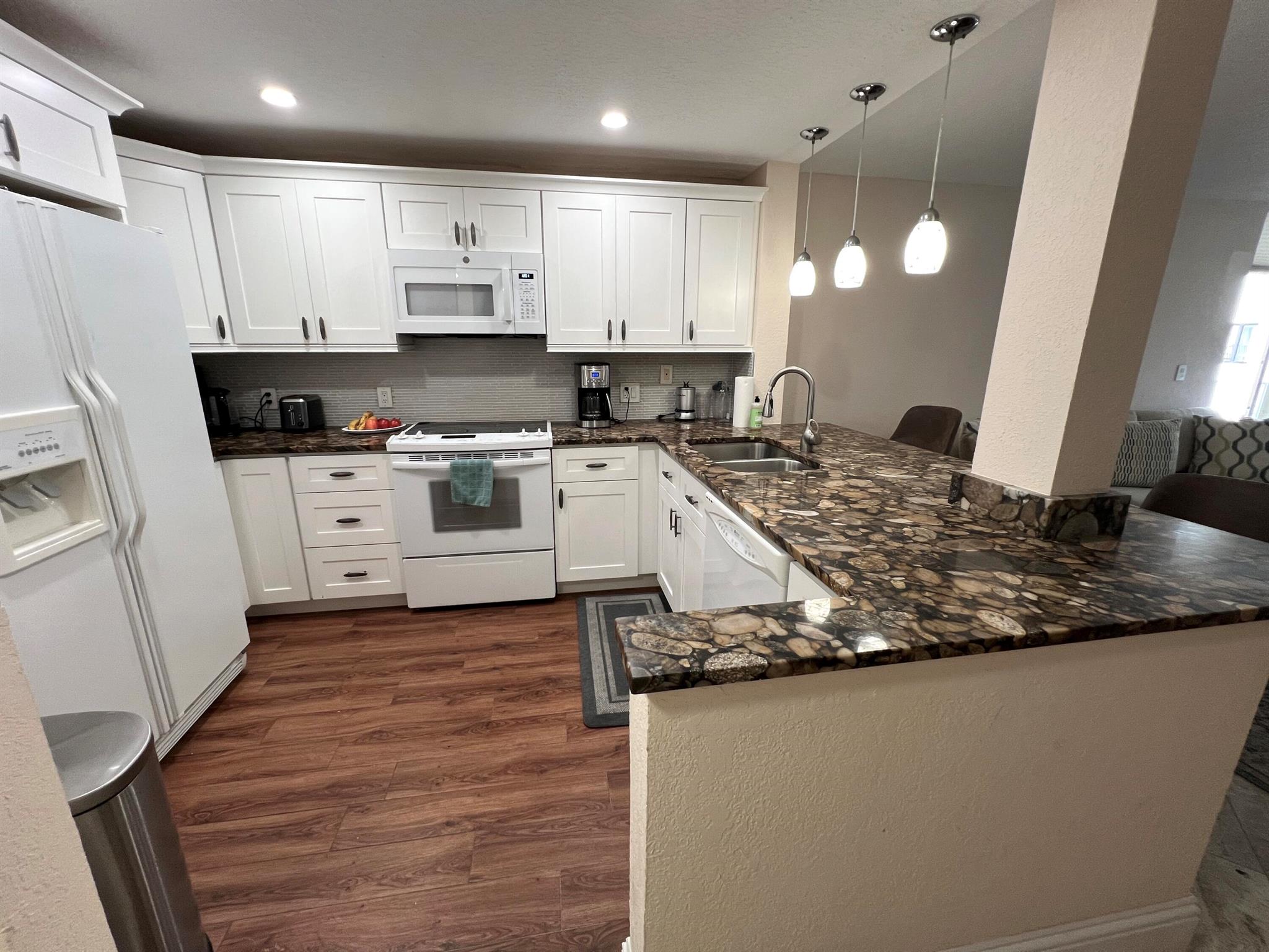 HORIZON EAST CONDO - Residential Lease