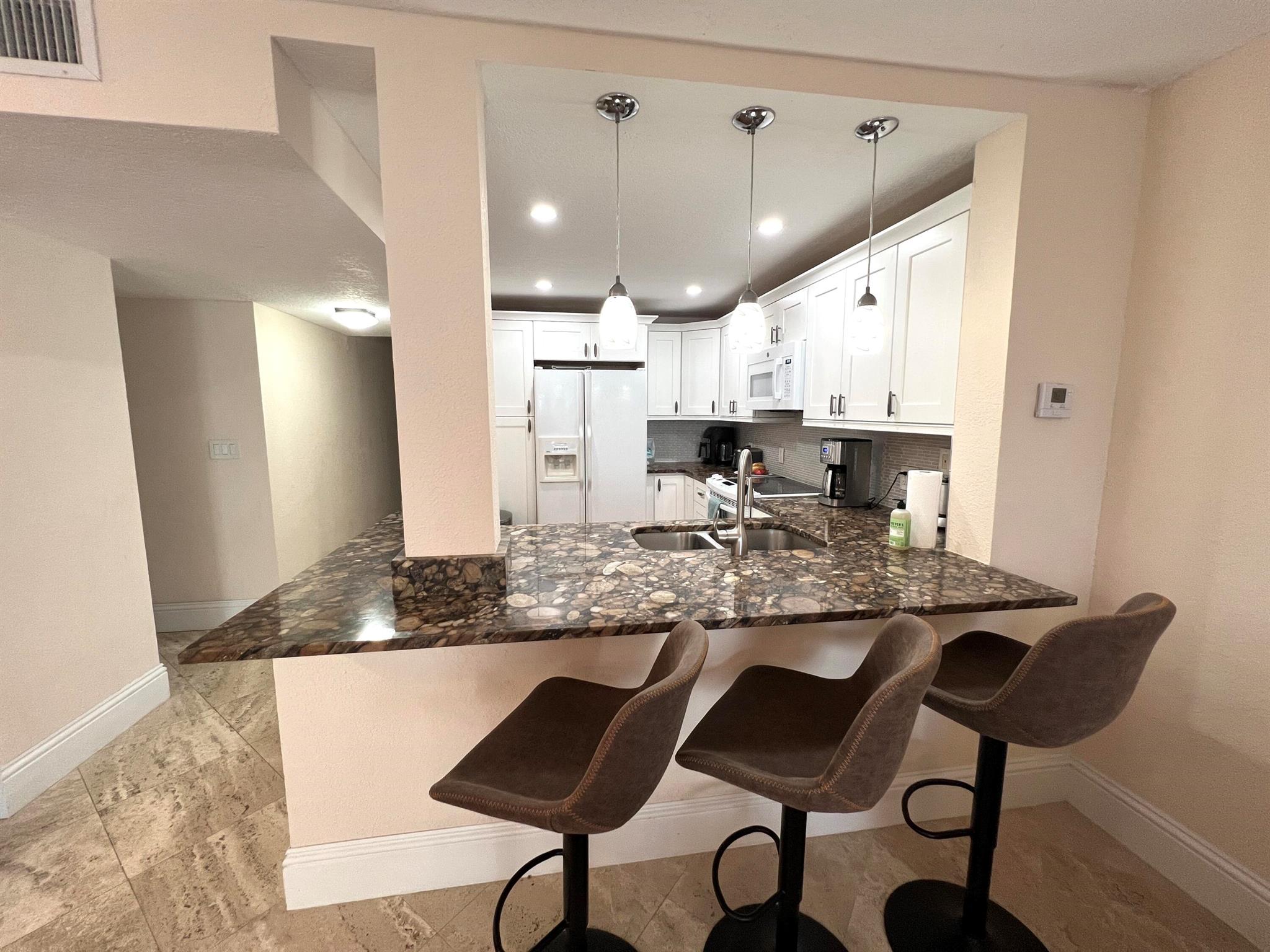 HORIZON EAST CONDO - Residential Lease