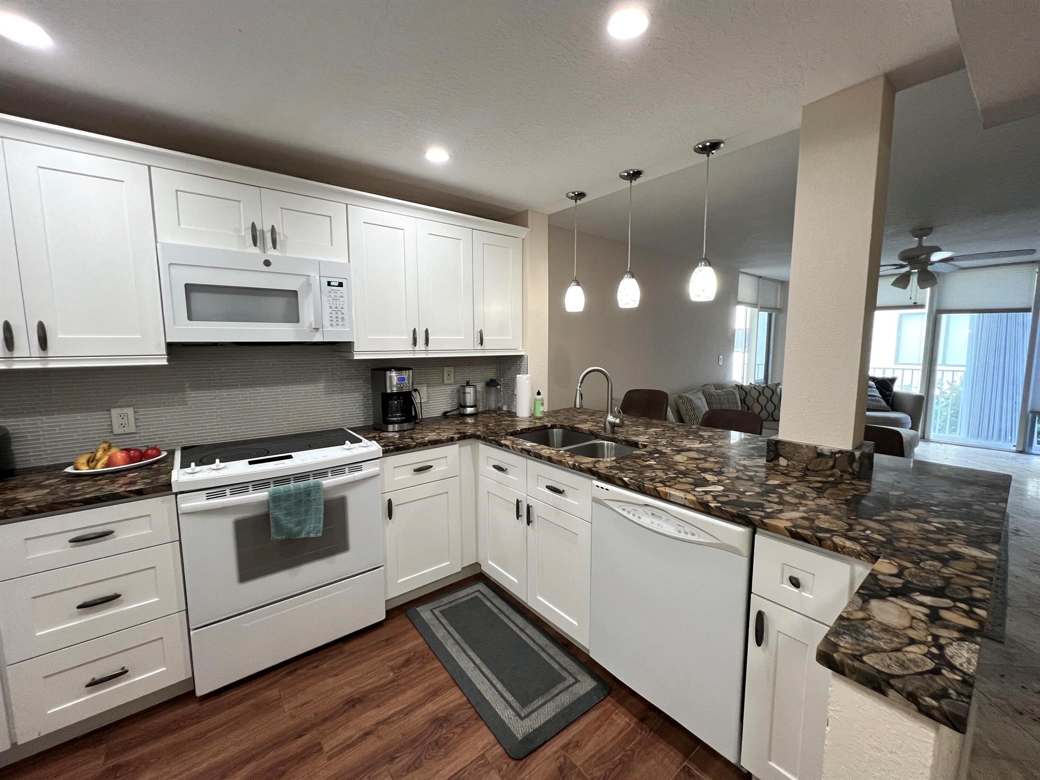 HORIZON EAST CONDO - Residential Lease