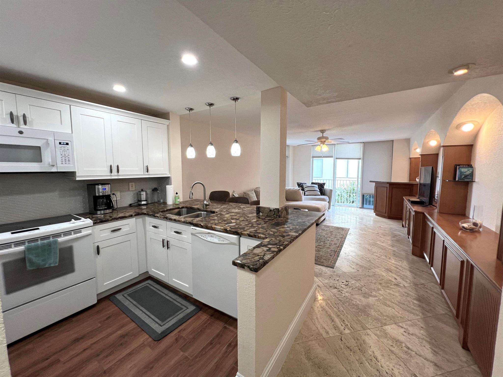 HORIZON EAST CONDO - Residential Lease