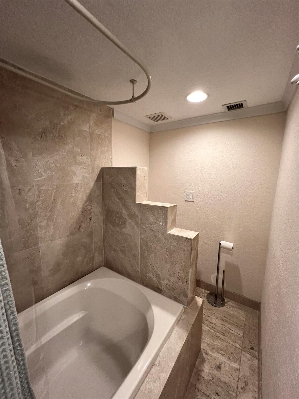 HORIZON EAST CONDO - Residential Lease