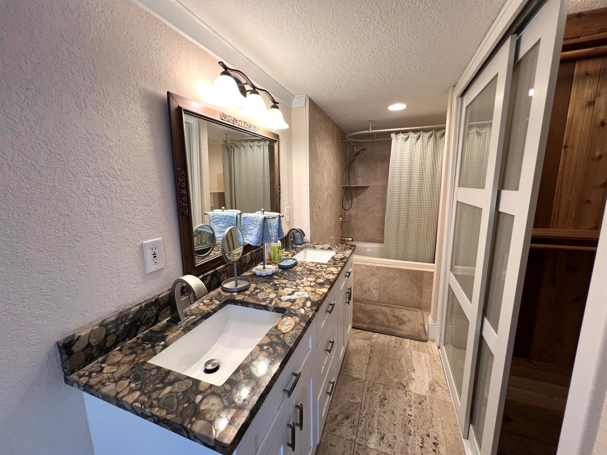 HORIZON EAST CONDO - Residential Lease