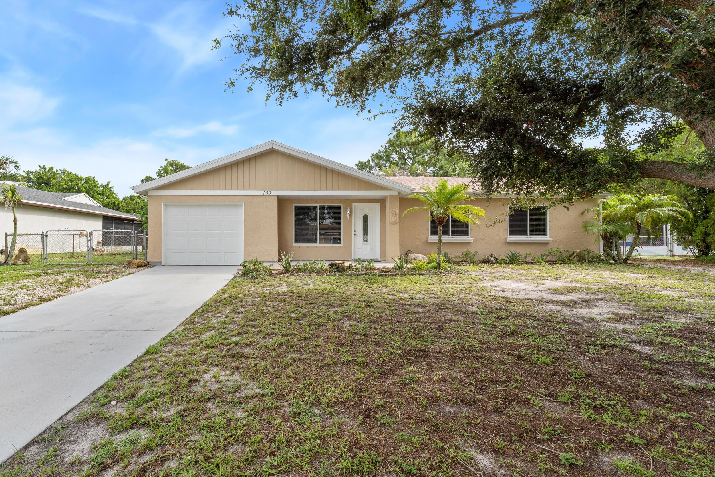 253 SW Cherryhill Road - Photo 3