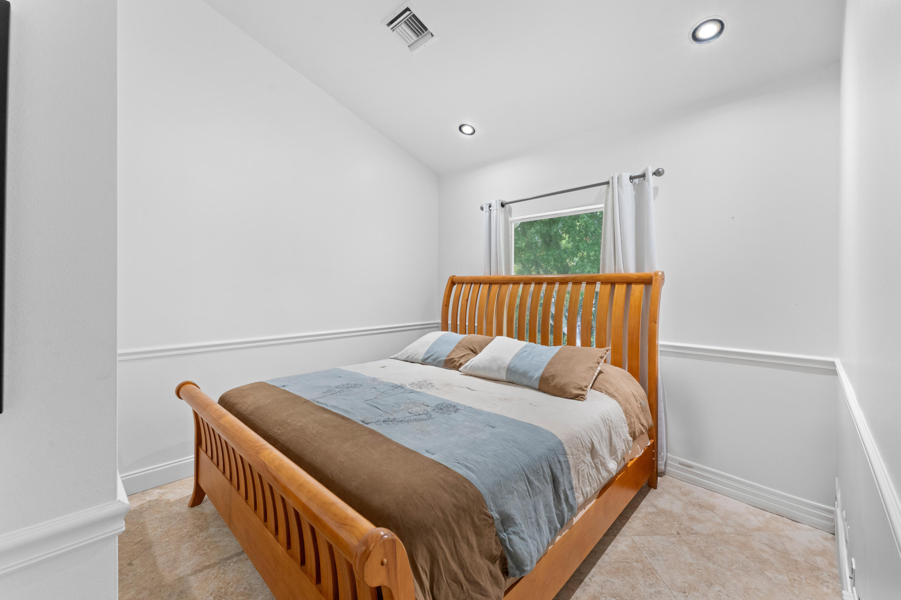 CEDAR RIDGE ESTATES - Residential Lease