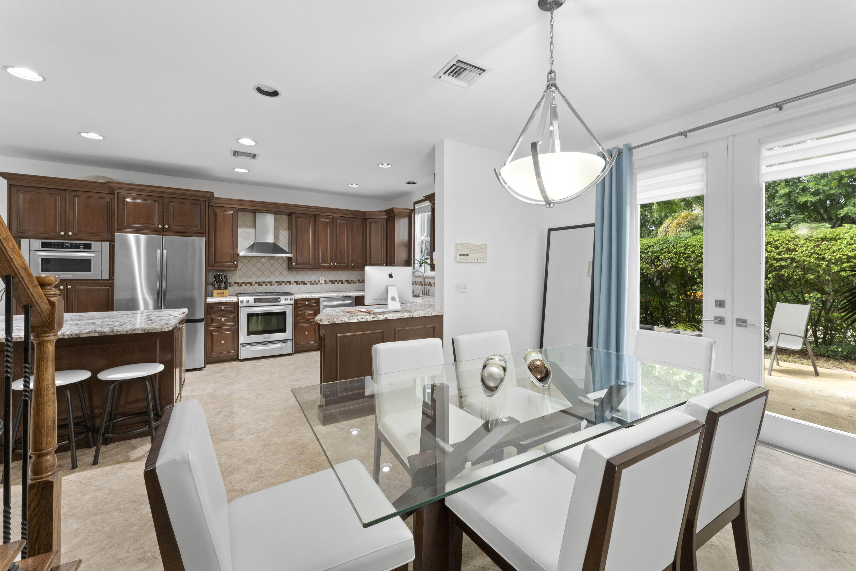 CEDAR RIDGE ESTATES - Residential Lease