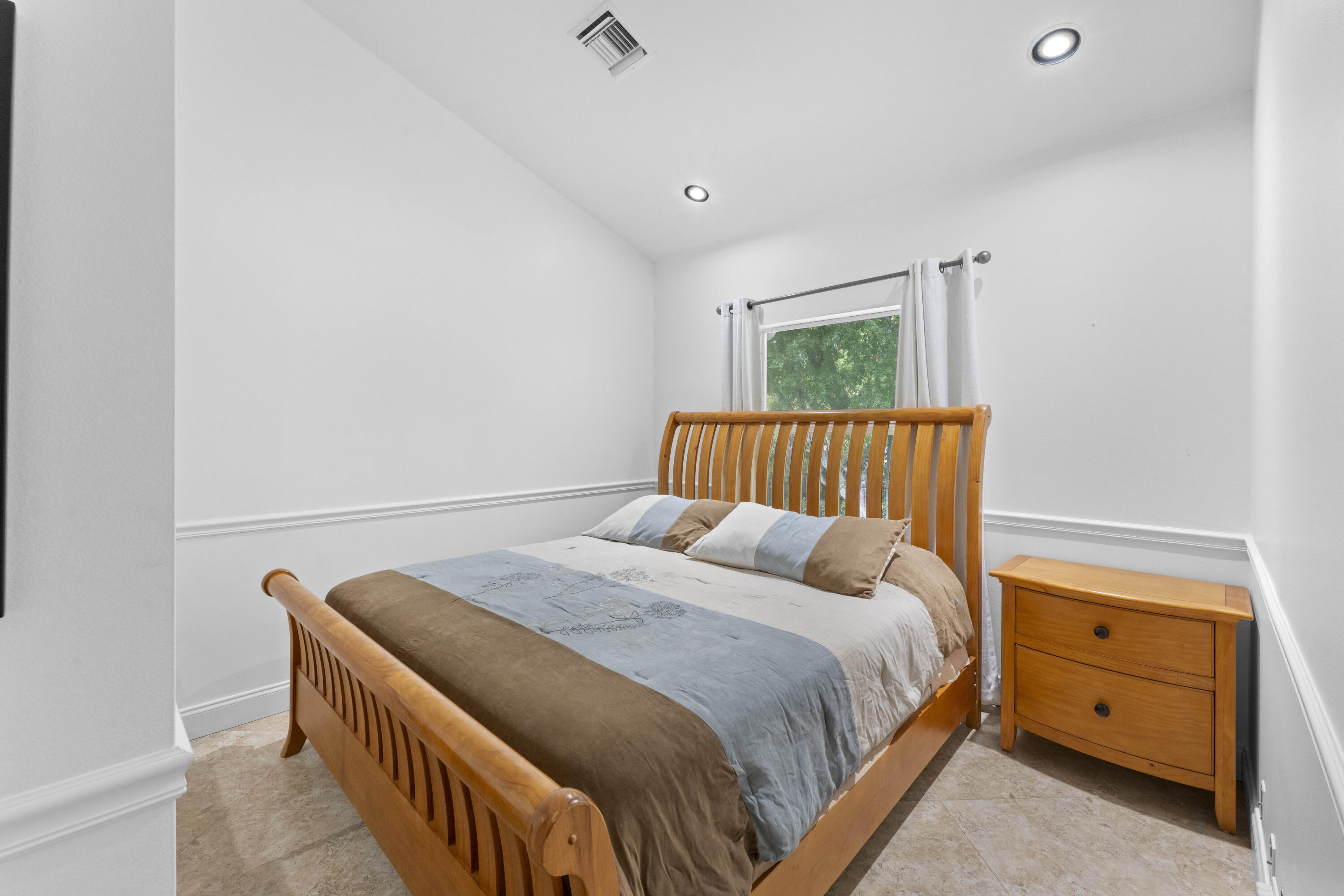 CEDAR RIDGE ESTATES - Residential Lease