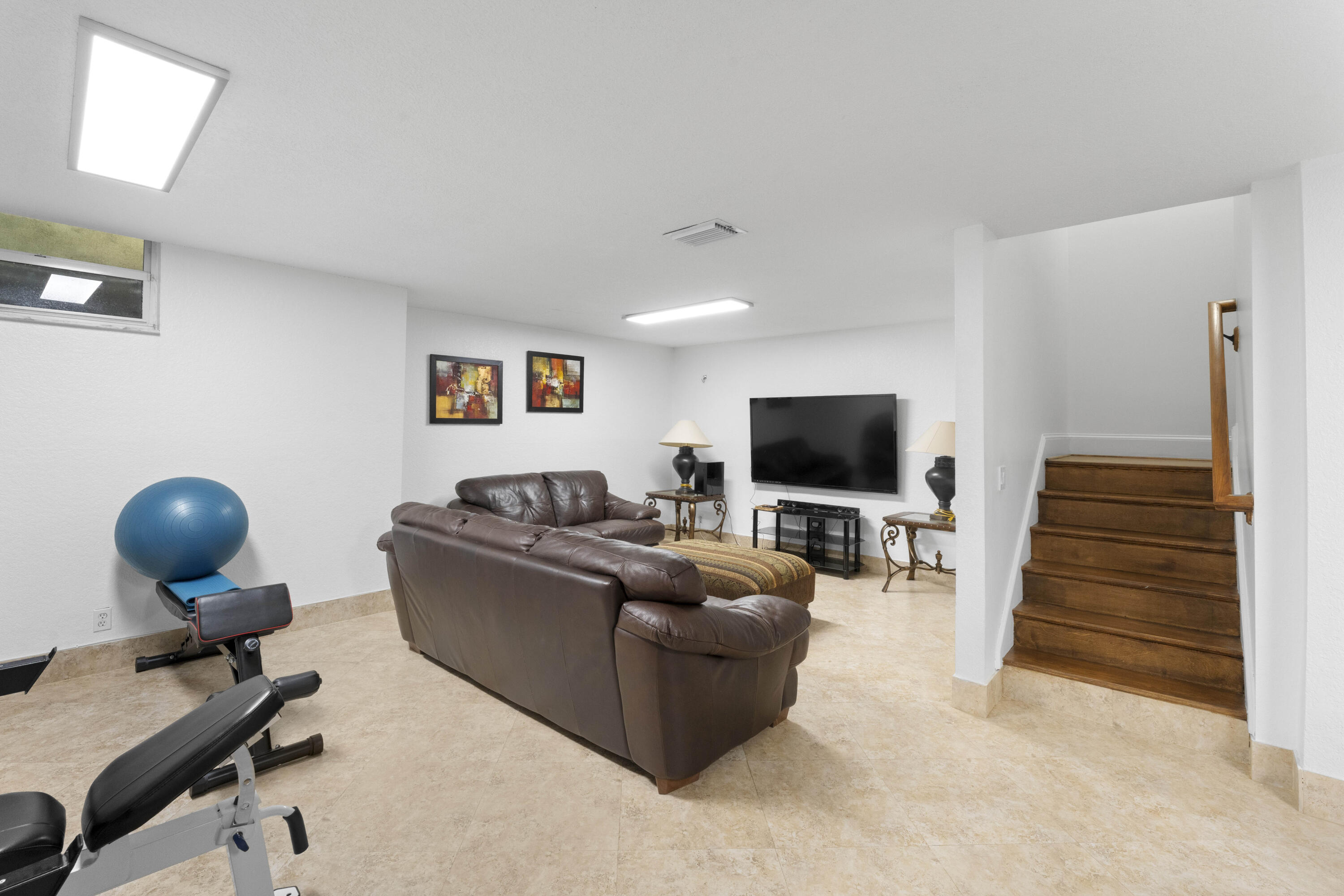 CEDAR RIDGE ESTATES - Residential Lease