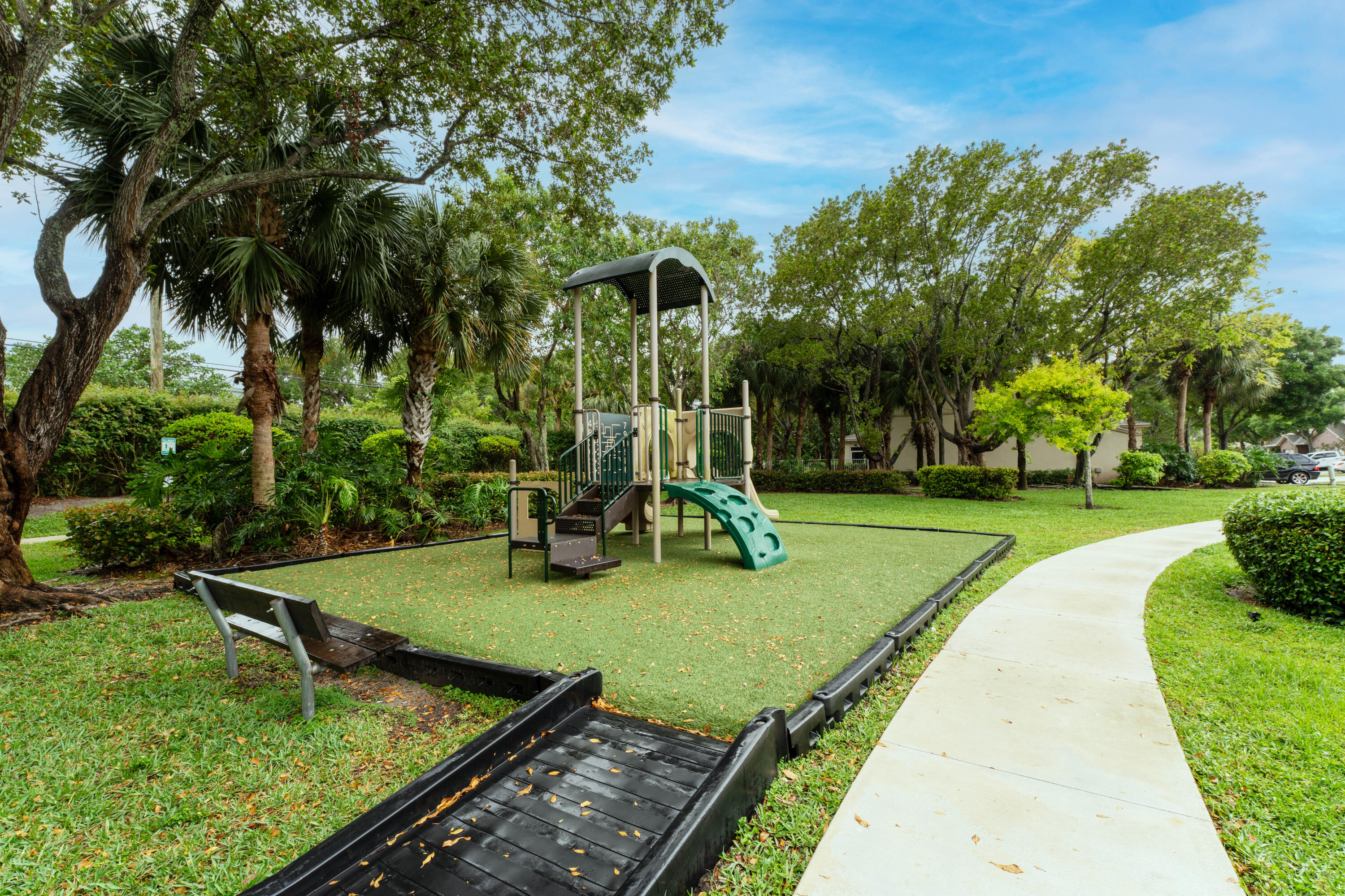 CEDAR RIDGE ESTATES - Residential Lease