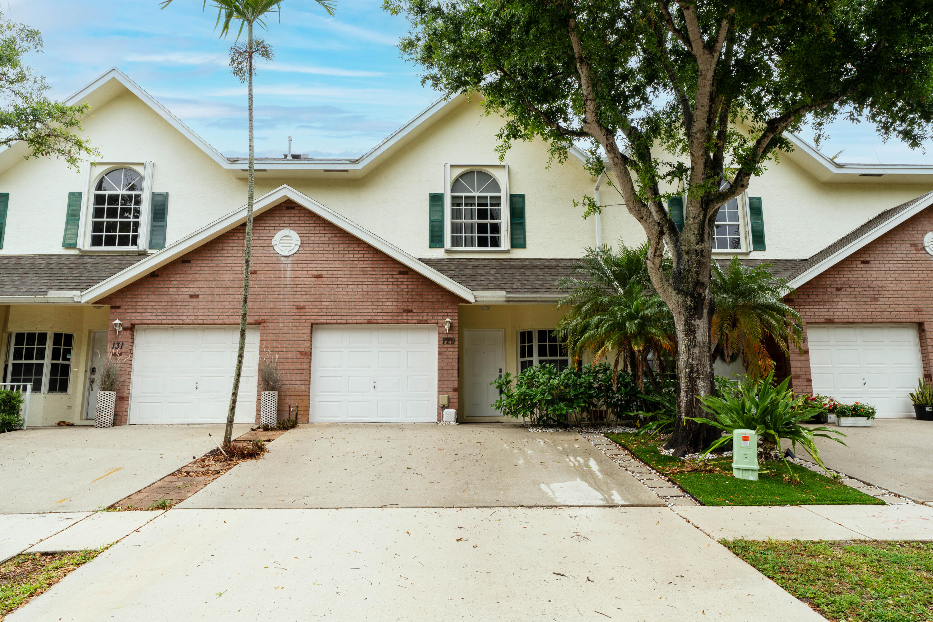CEDAR RIDGE ESTATES - Residential Lease
