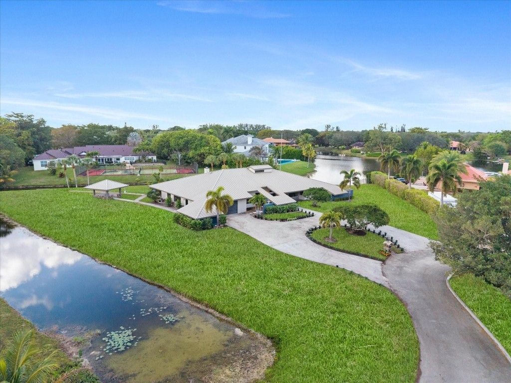 Photo of 4120 NW 99th Avenue, Coral Springs, FL 33065 (MLS # F10544349)