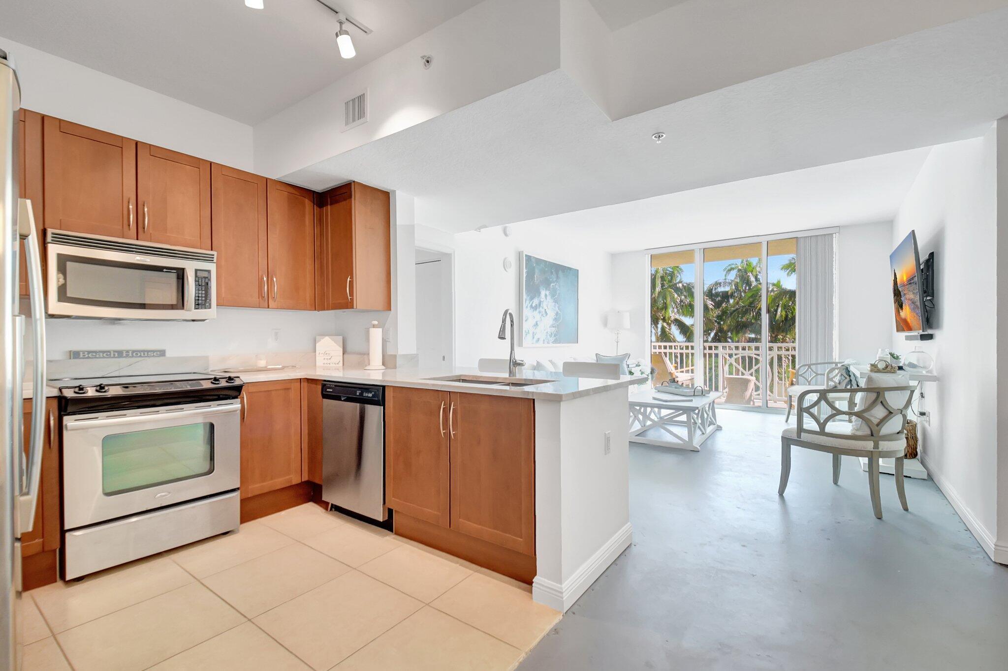 View photos, virtual tours, details... 450 N Federal Highway 707