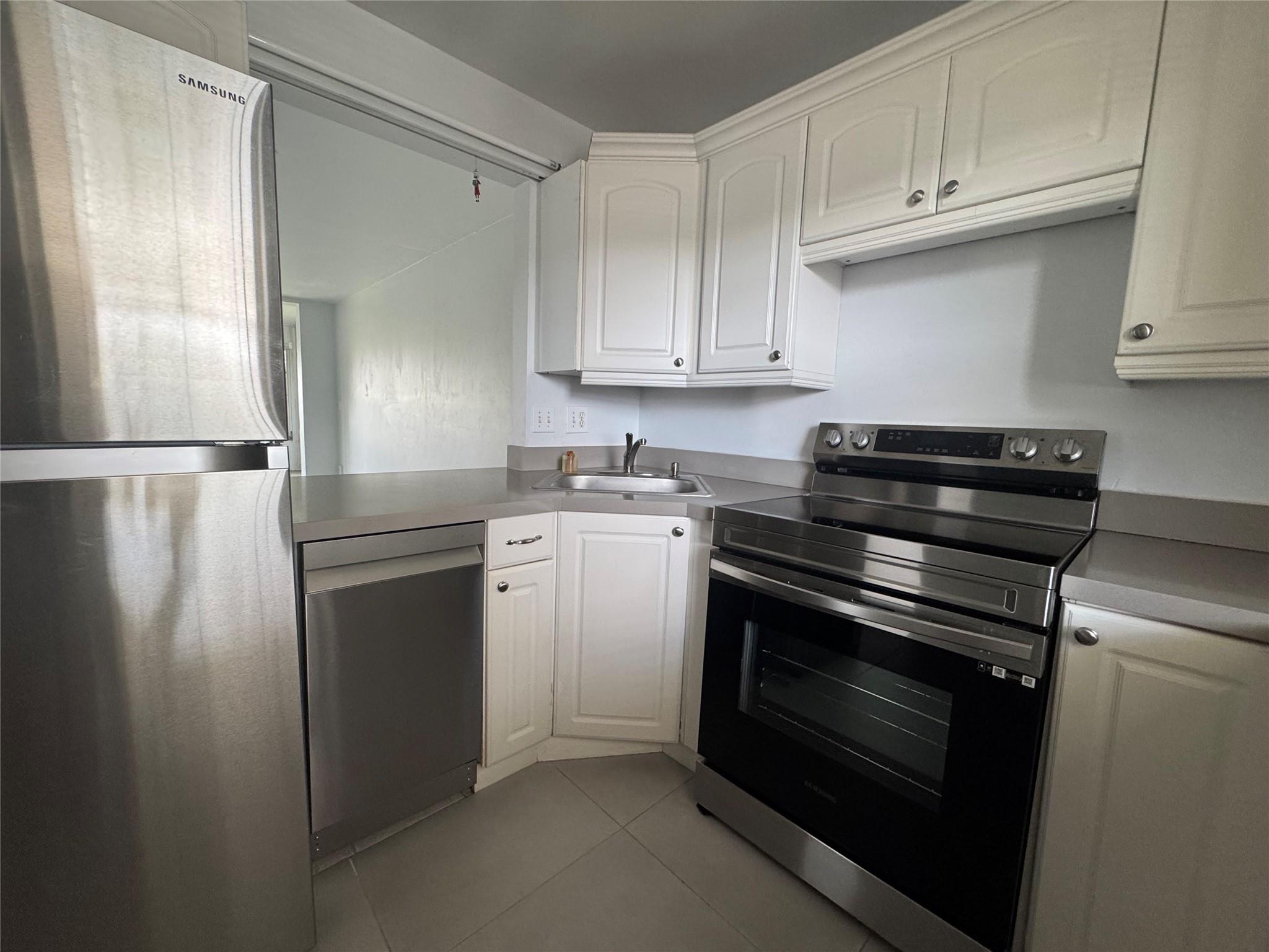 Poinciana #10 Pine Island - Residential Lease