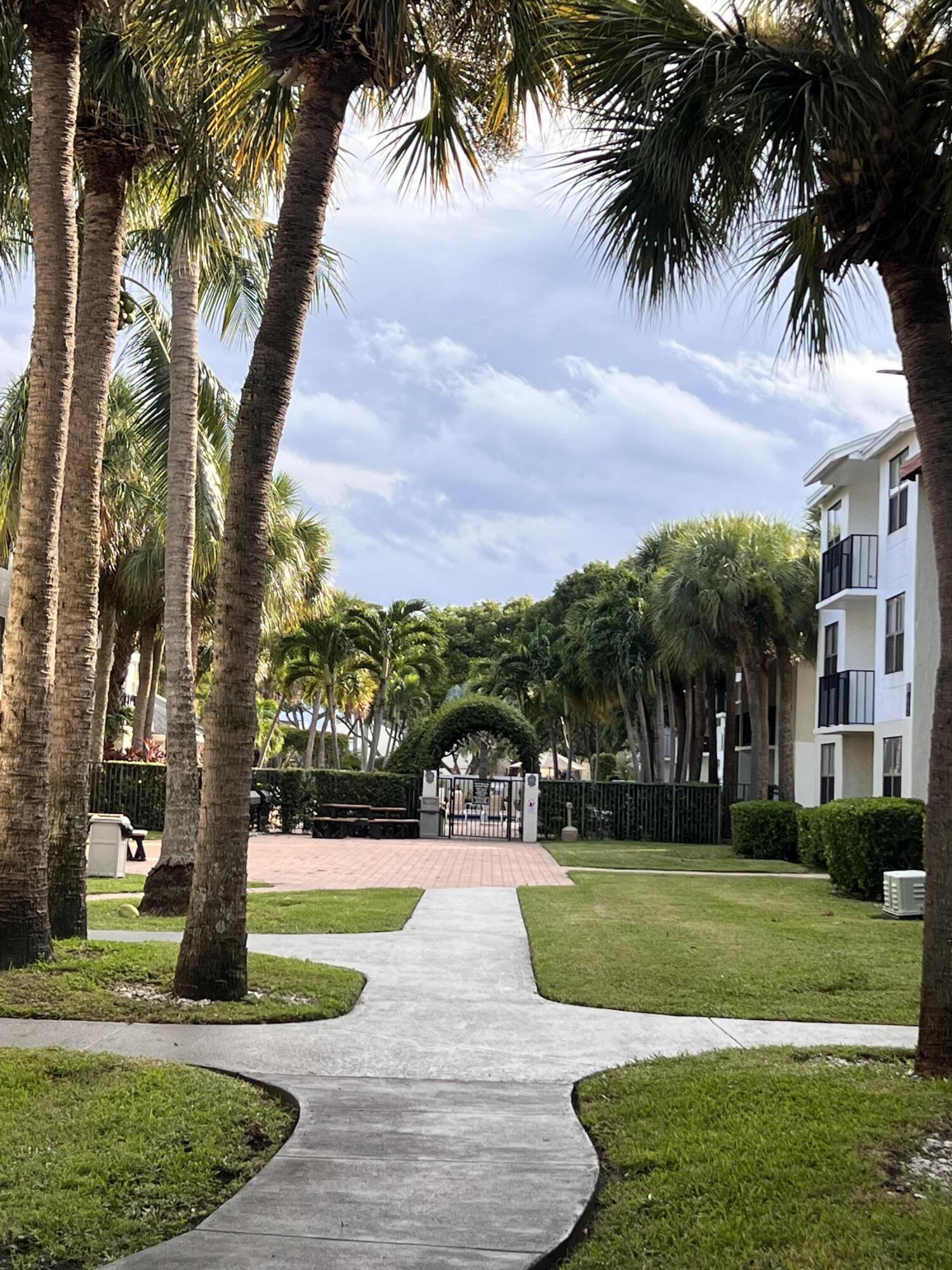 CLEAR LAKE CLUB CONDO - Residential Lease