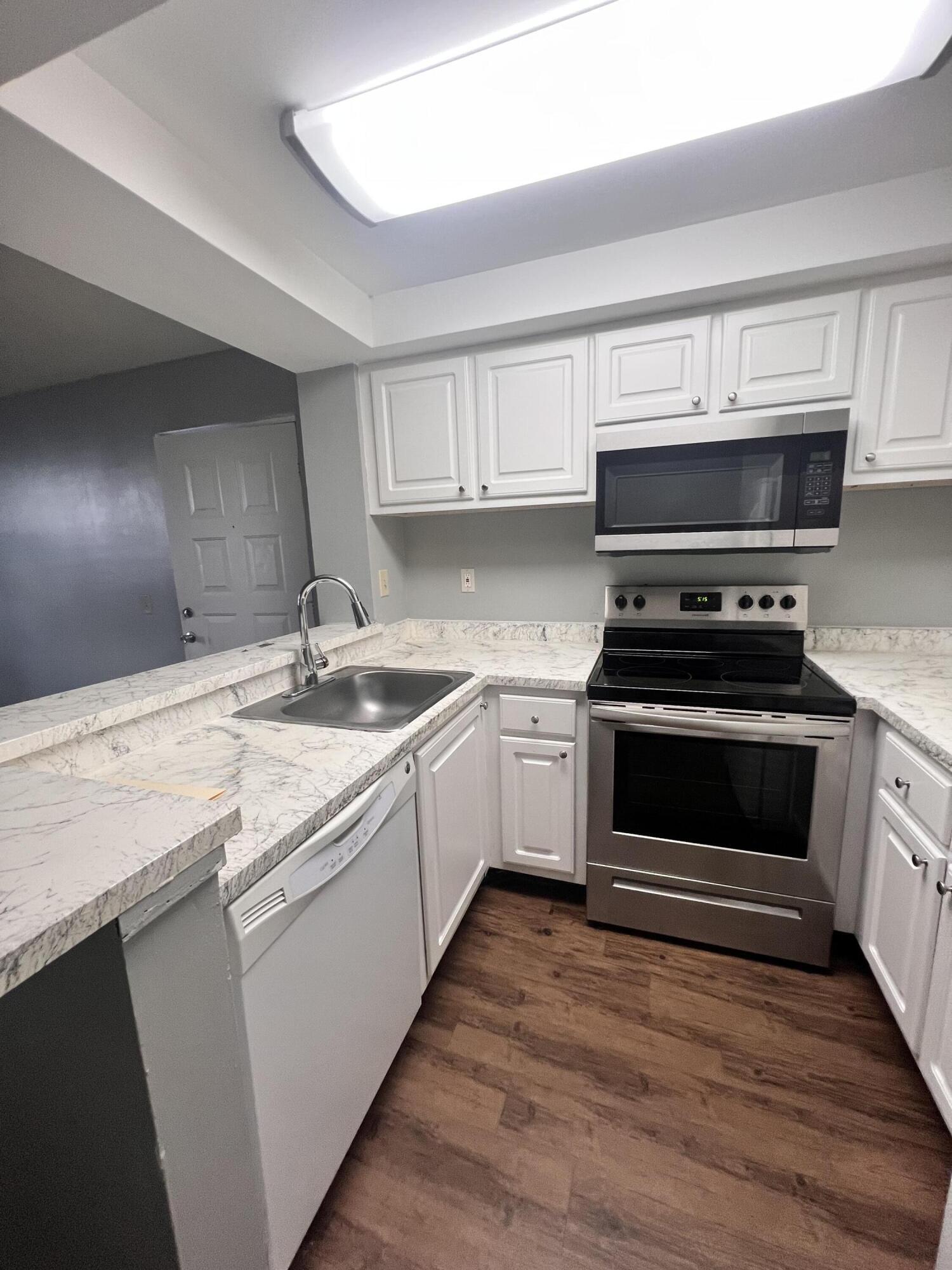CLEAR LAKE CLUB CONDO - Residential Lease
