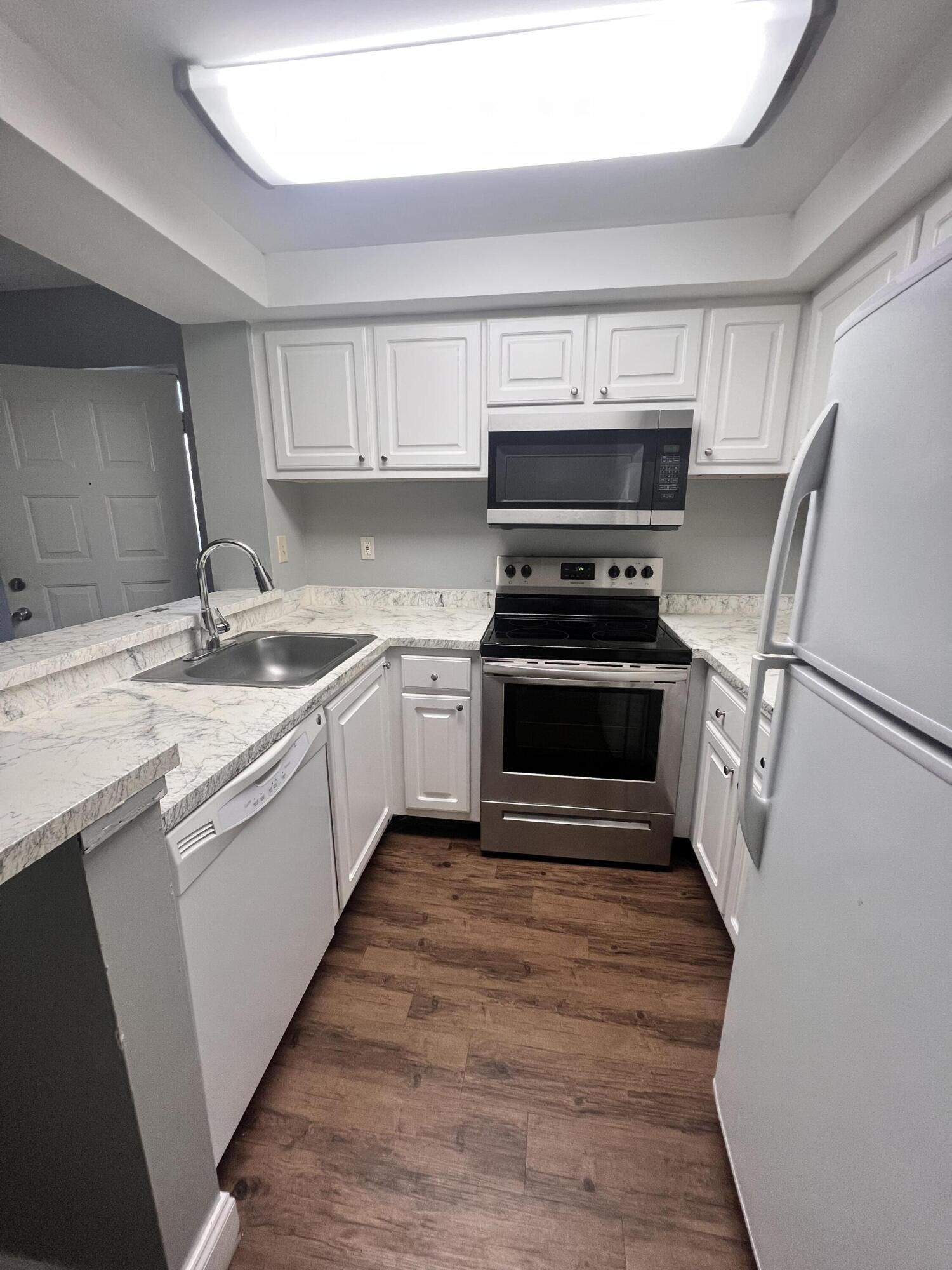 CLEAR LAKE CLUB CONDO - Residential Lease