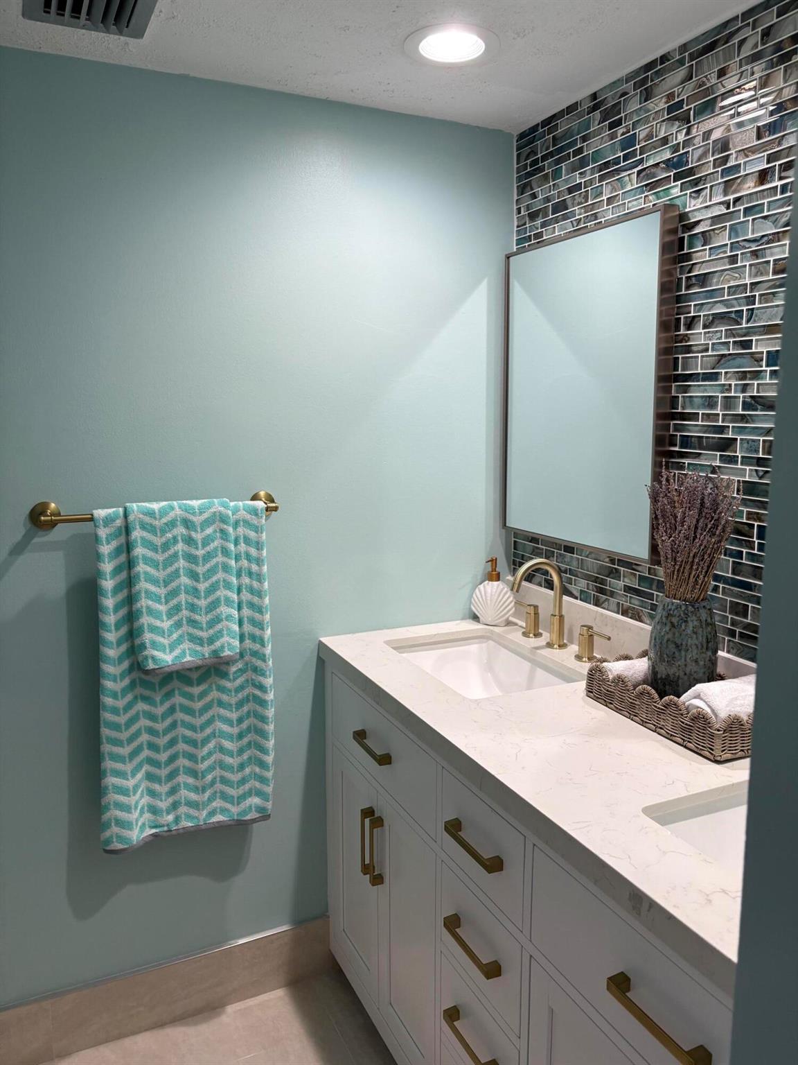 PHOENIX TOWERS CONDO - Residential Lease