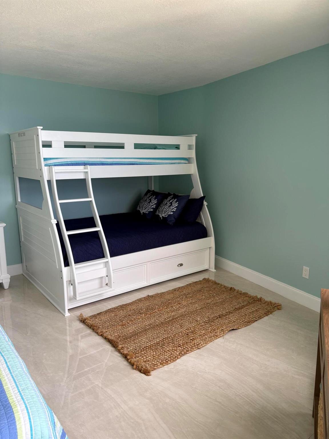 PHOENIX TOWERS CONDO - Residential Lease