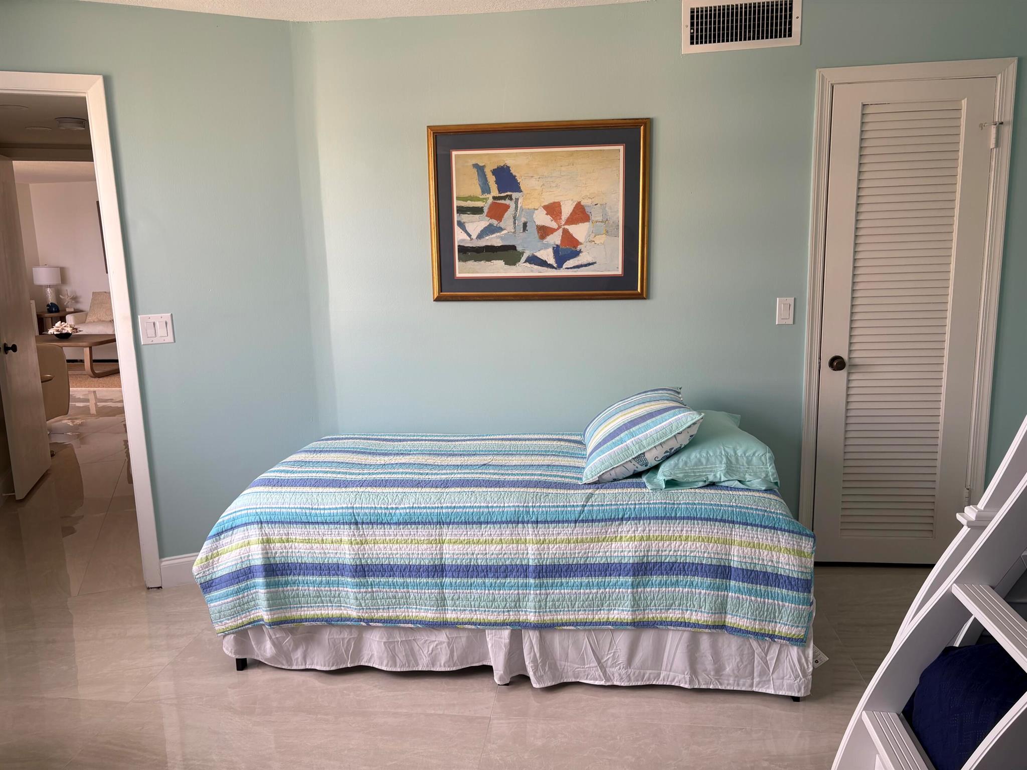PHOENIX TOWERS CONDO - Residential Lease