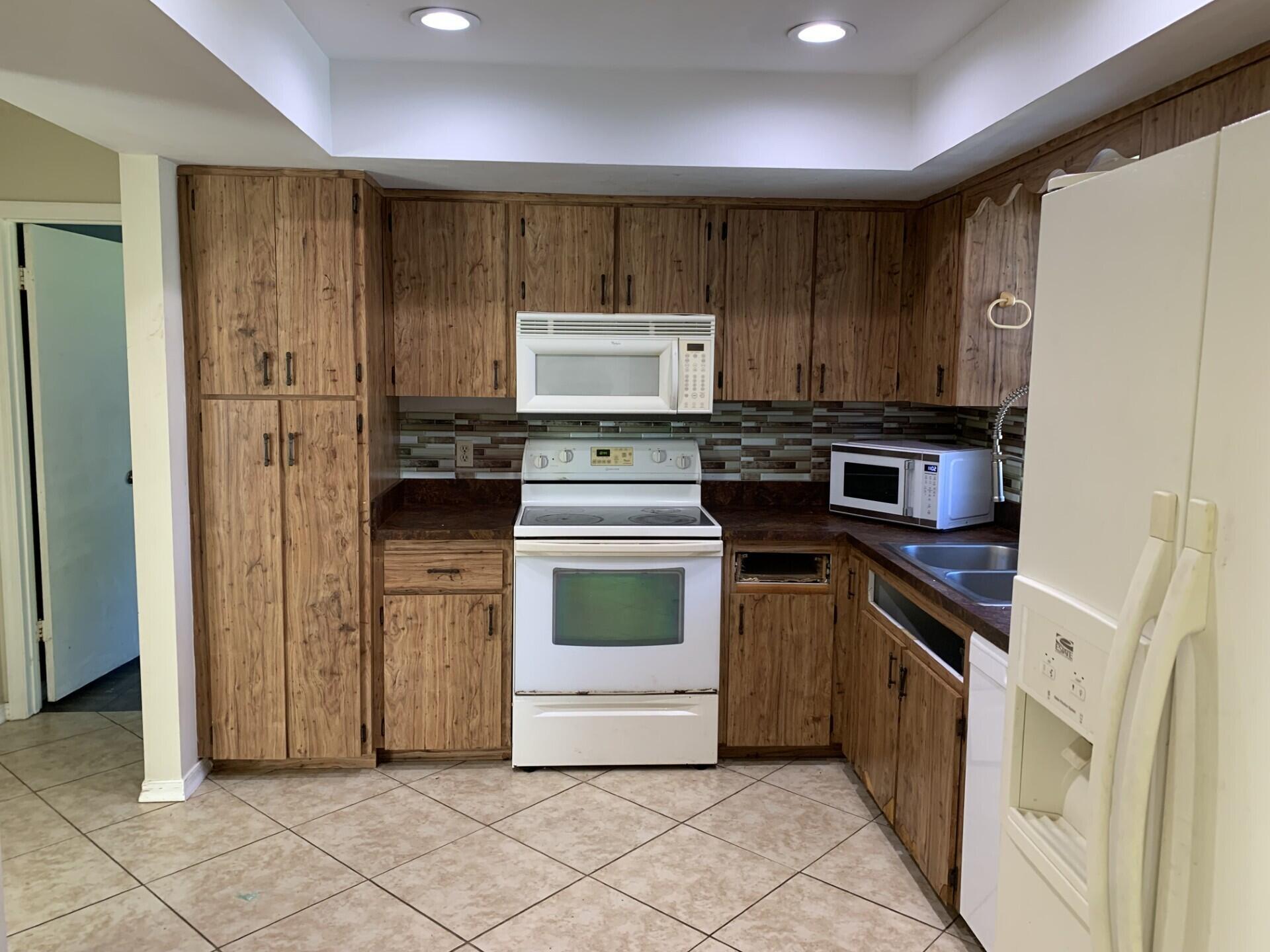 PORT ST LUCIE SECTION 13 - Residential