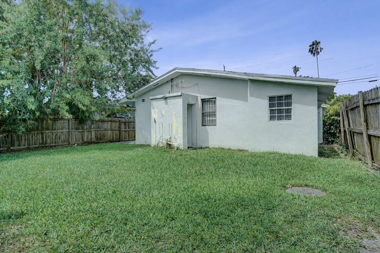 BELLCAMP MANOR - Residential Income