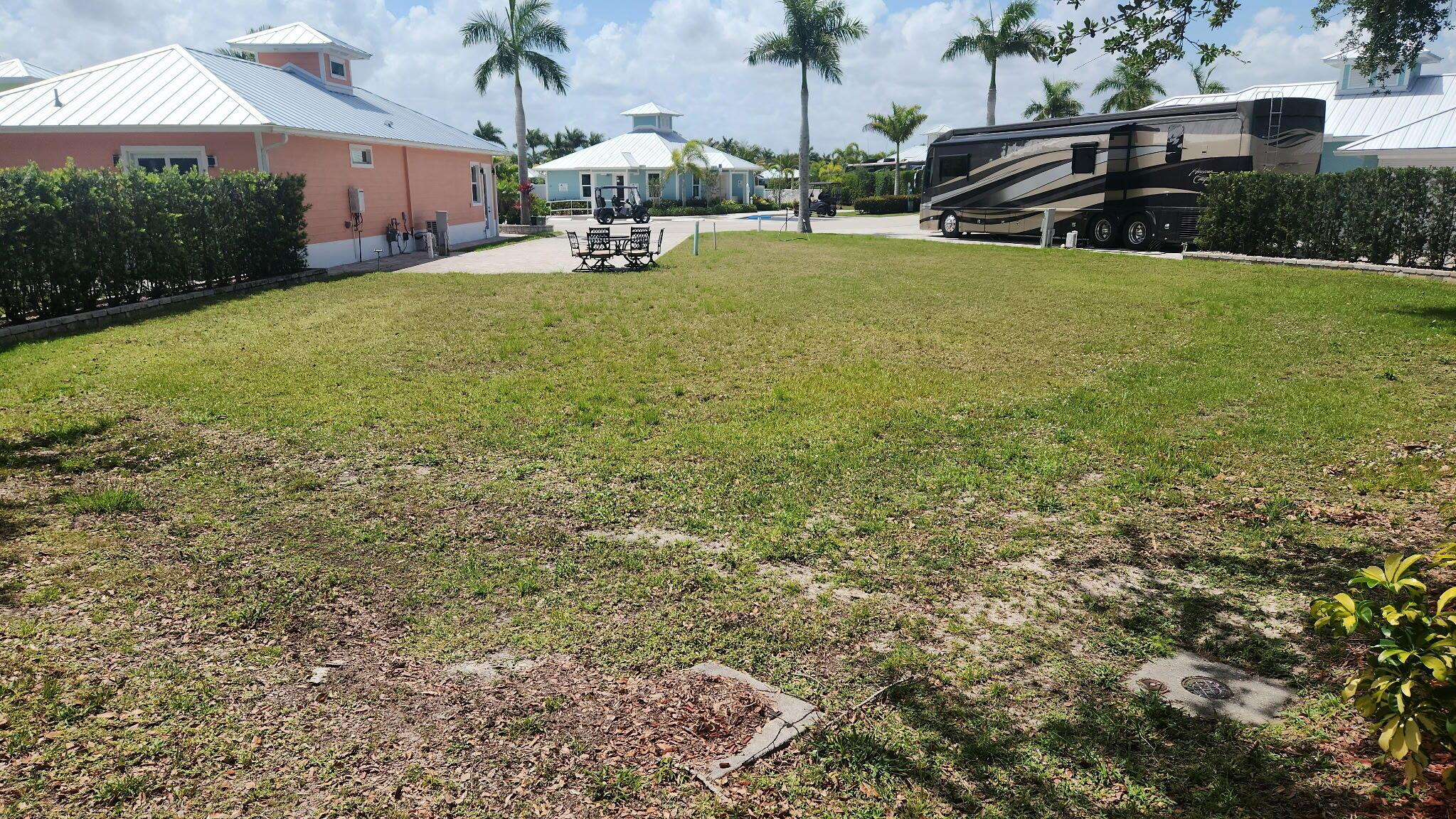 MOTORCOACH RESORT ST LUCI - Land