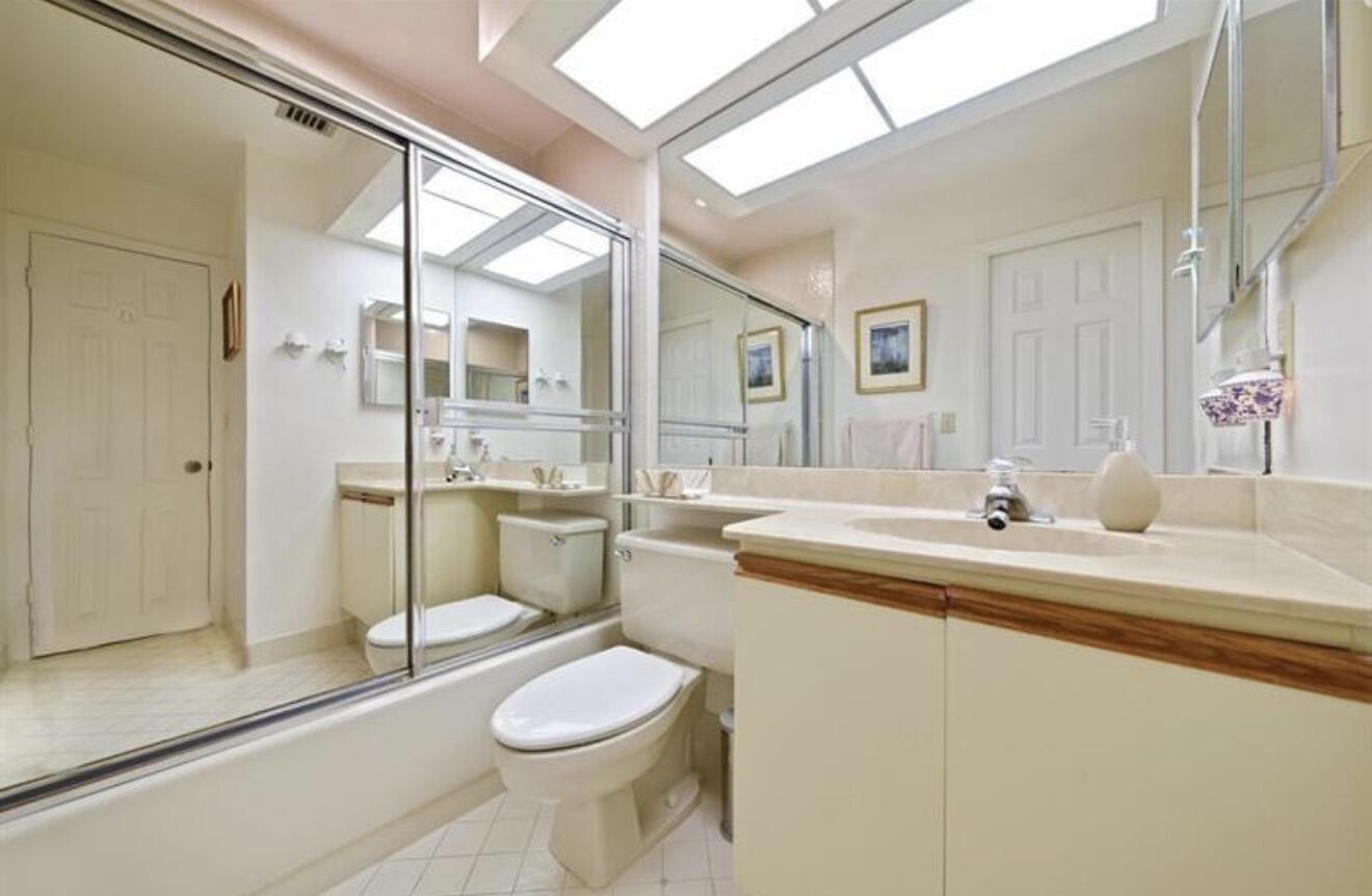 LA PAZ AT BOCA POINTE - Residential