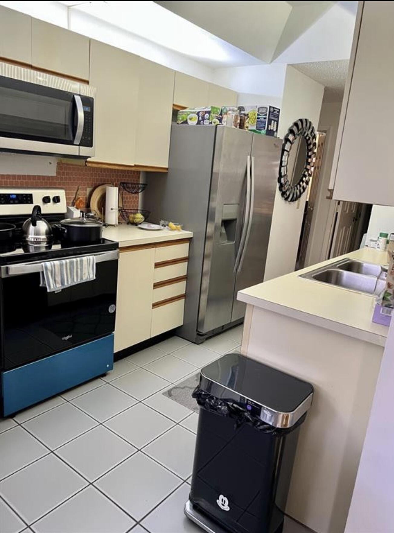 LA PAZ AT BOCA POINTE - Residential