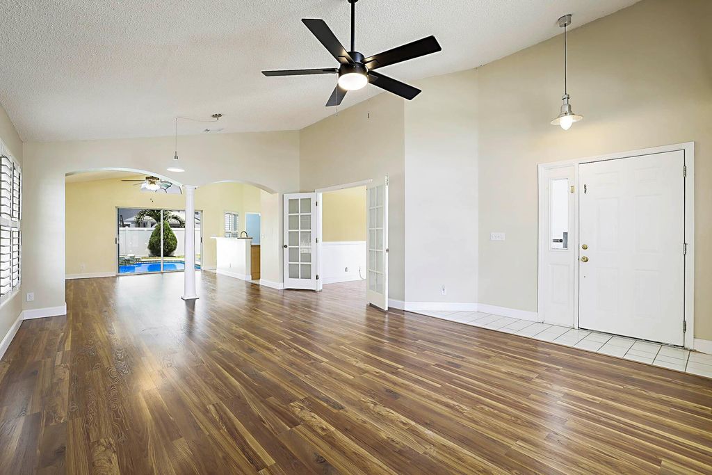 Photo of 6333 Hollywood Street, Jupiter, FL 33458 (MLS # R11066304)