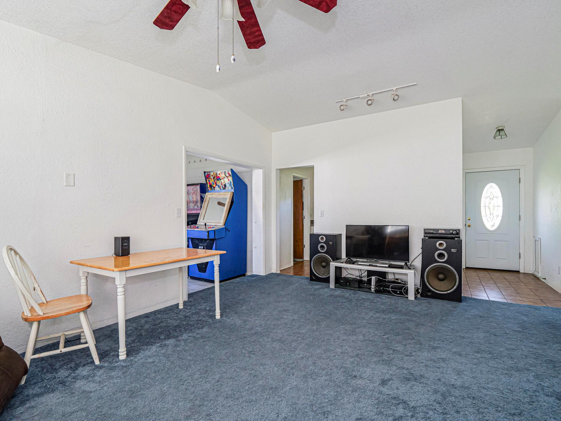 DIXIE GARDENS UNIT 4 - Residential