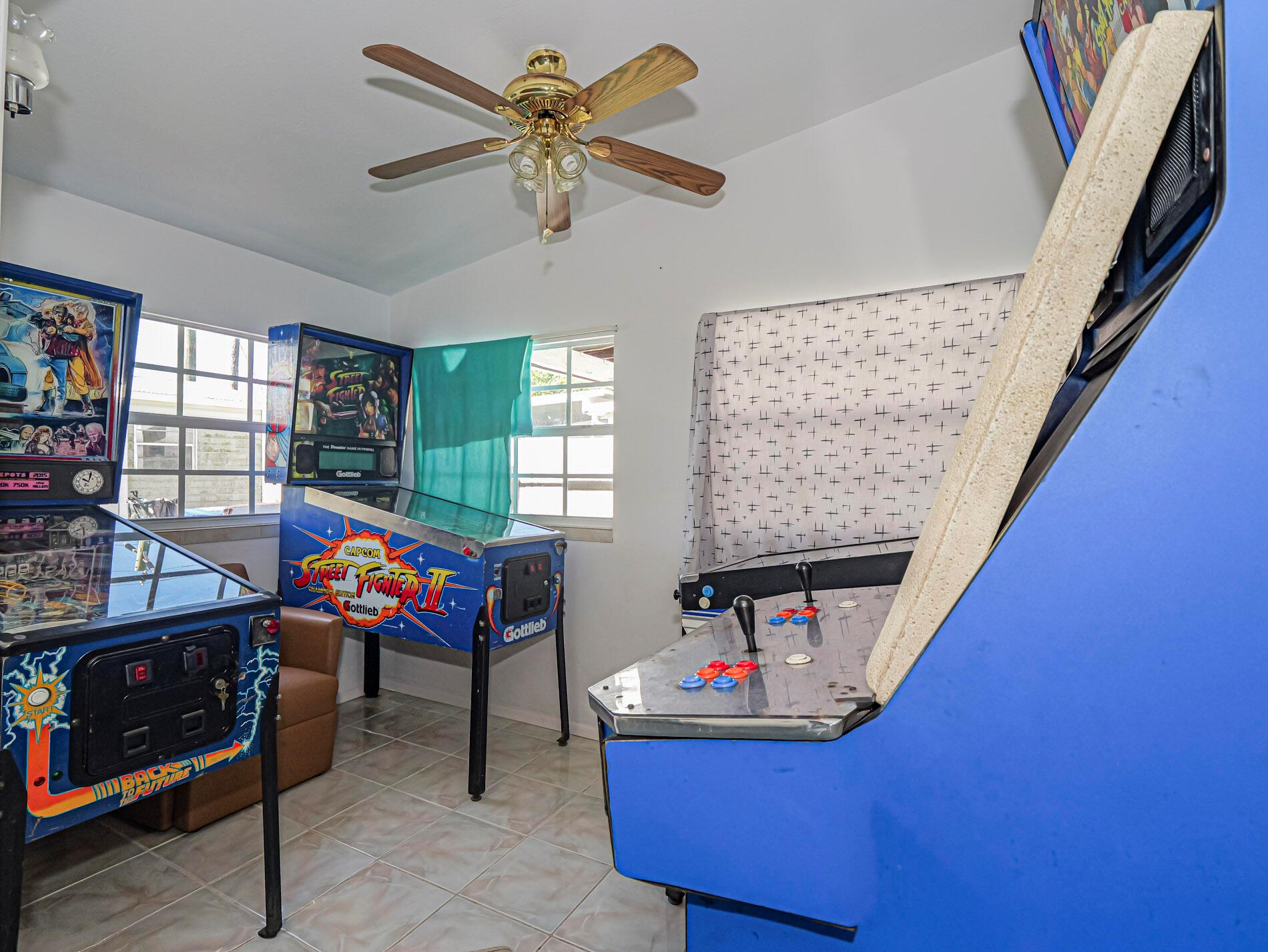 DIXIE GARDENS UNIT 4 - Residential