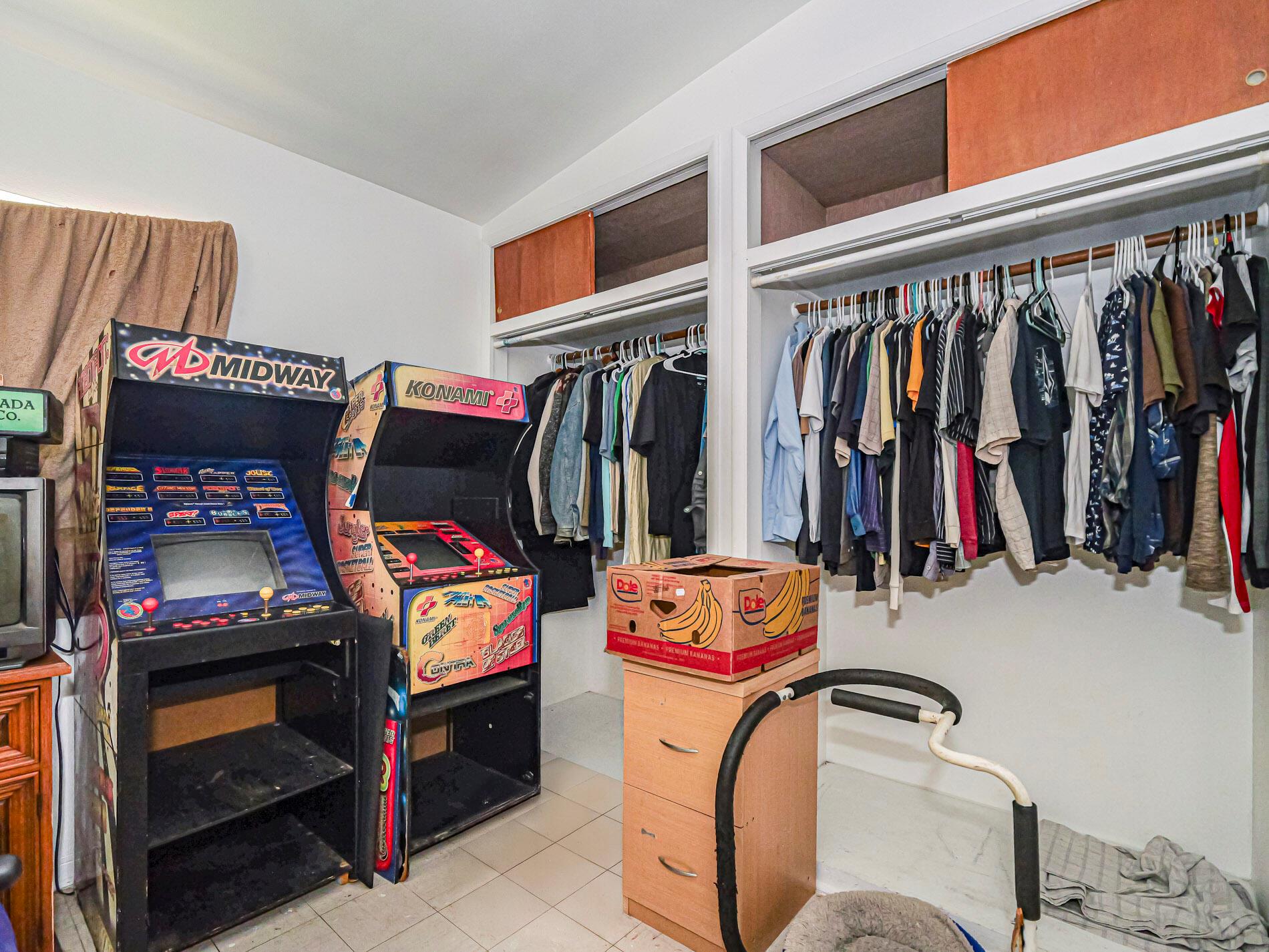 DIXIE GARDENS UNIT 4 - Residential