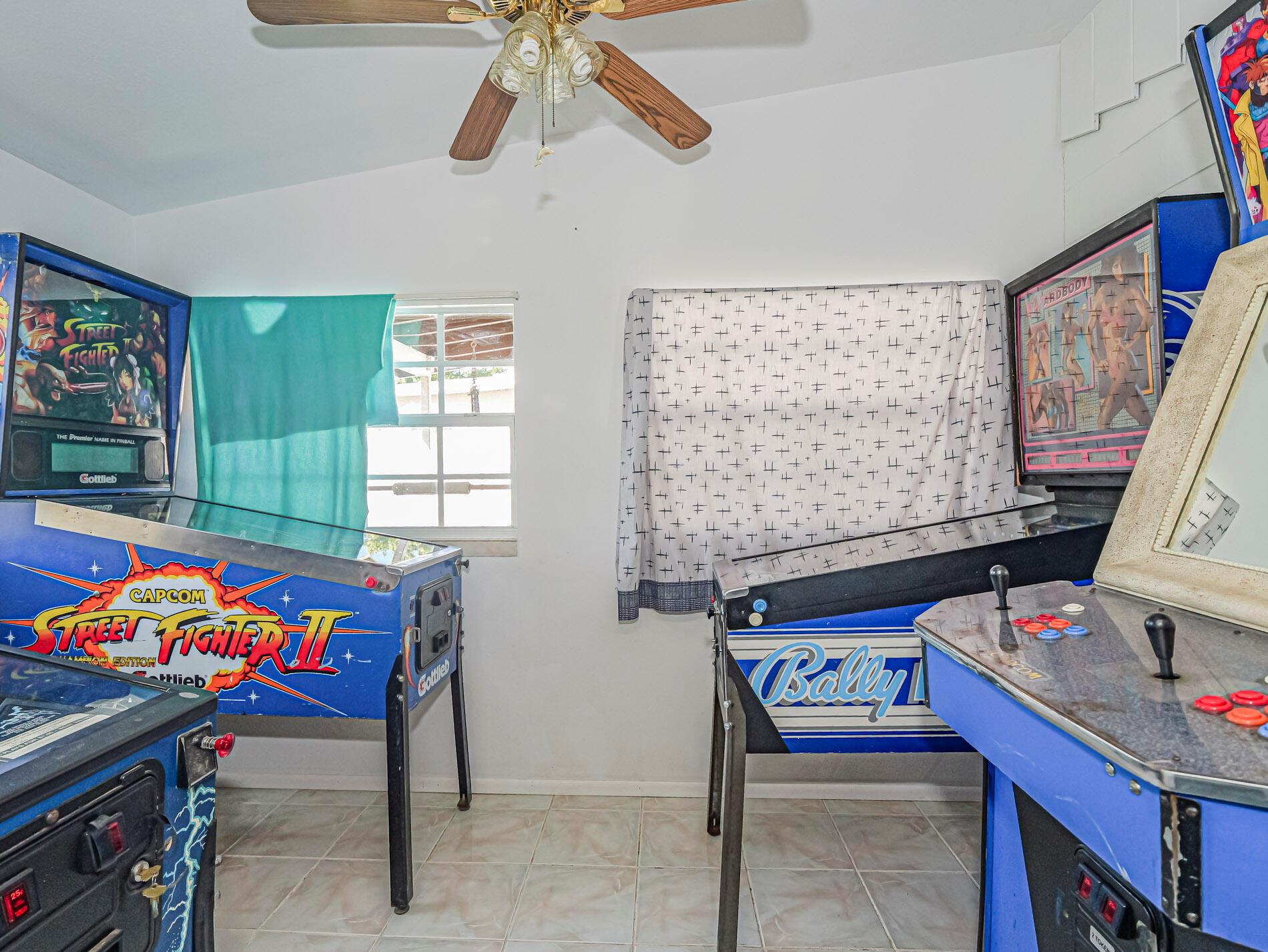 DIXIE GARDENS UNIT 4 - Residential