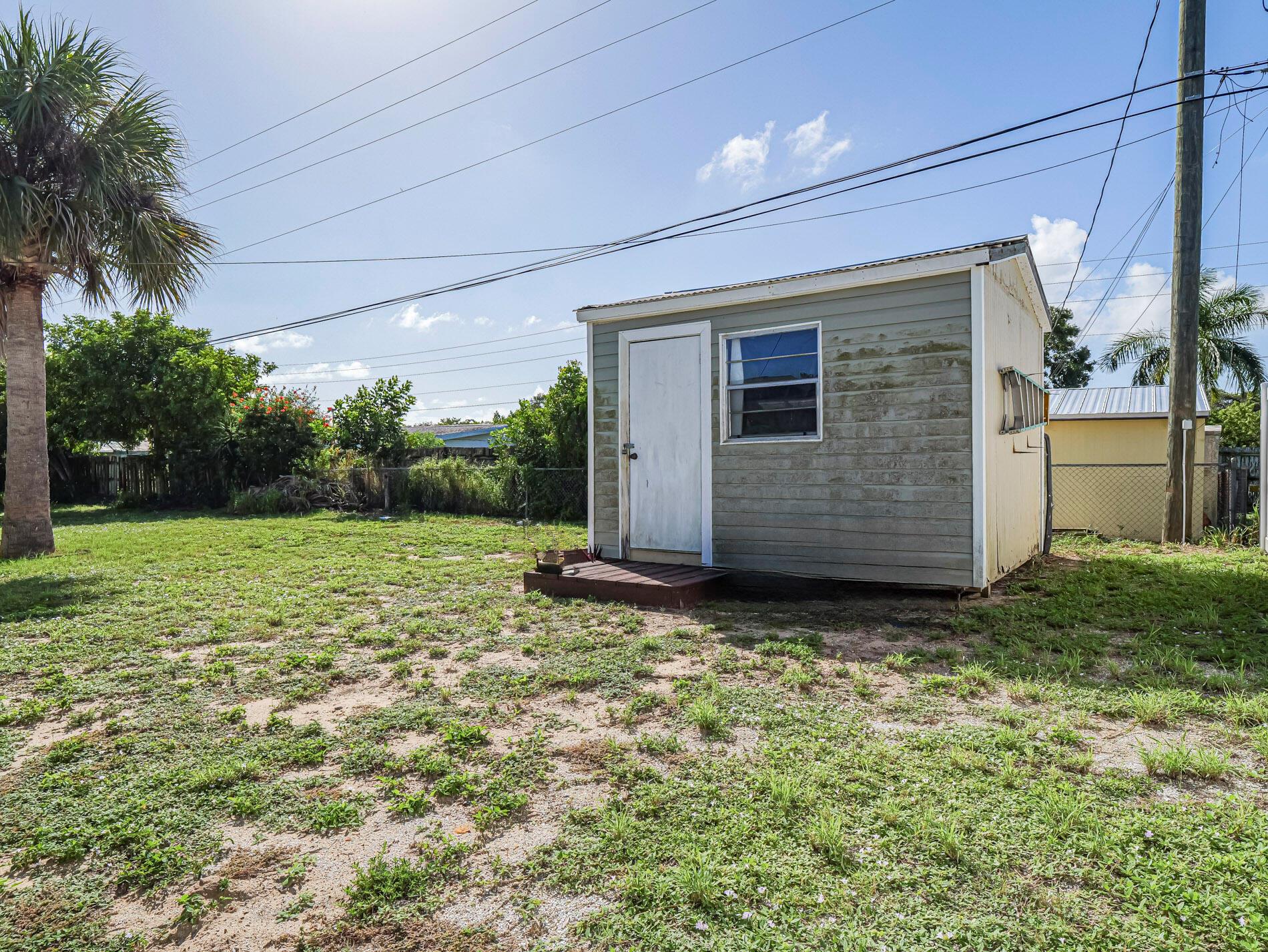 DIXIE GARDENS UNIT 4 - Residential