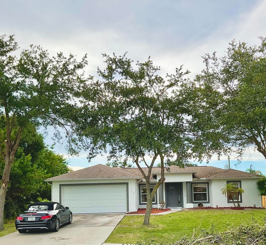 COME SEE THIS SPECTACULAR 3/2/2 CBS HOME. CONVENIENTLY LOCATED NEAR 95 AND TURNPIKE. THIS HOME HAS A BEAUTIFUL SPLIT FLOOR PLAN LAYOUT WITH AN EAT IN KITCHEN, NICE SIZE FAMILY ROOM, AND SPCIOUS FENCED IN BACKYARD, PLEANTY OF ROOM FOR A POOL OR YOUR FURRY FRIENDS! CALL ME TODAY, THIS ONE WON'T LAST LONG!