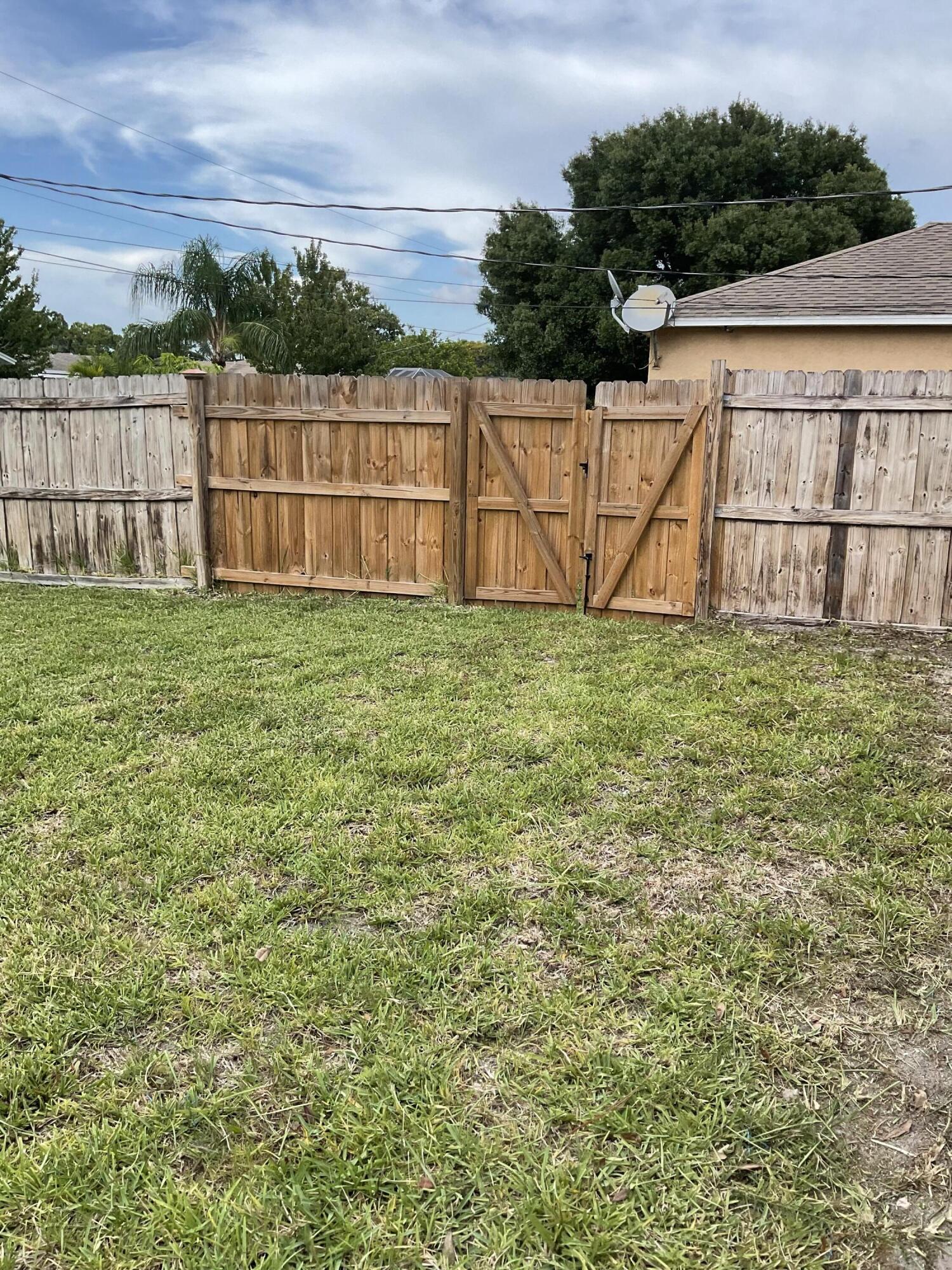 PORT ST LUCIE SECTION 13 - Residential
