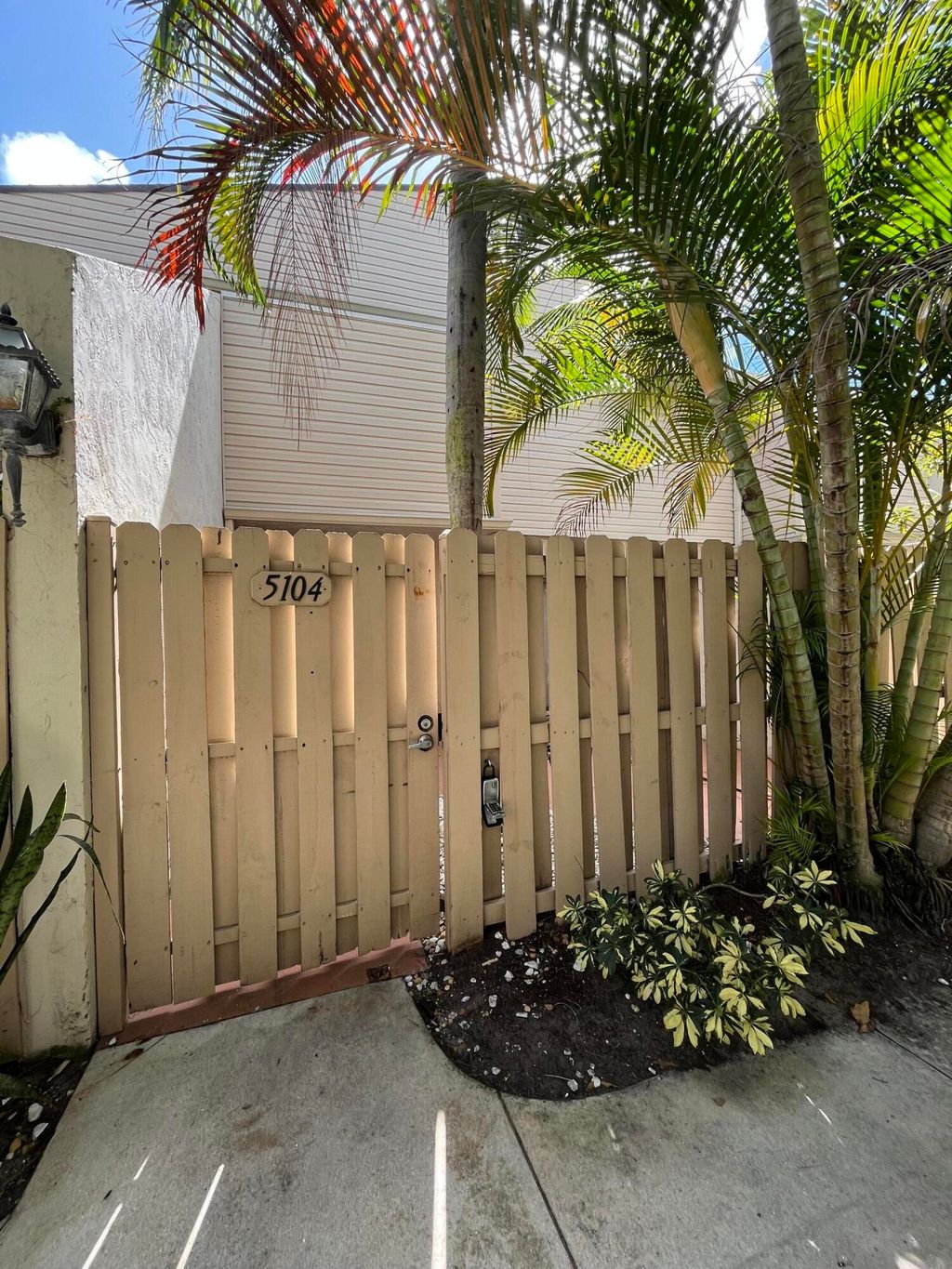 Photo of 616 Executive Center Drive #104, West Palm Beach, FL 33401 (MLS # B26002317)