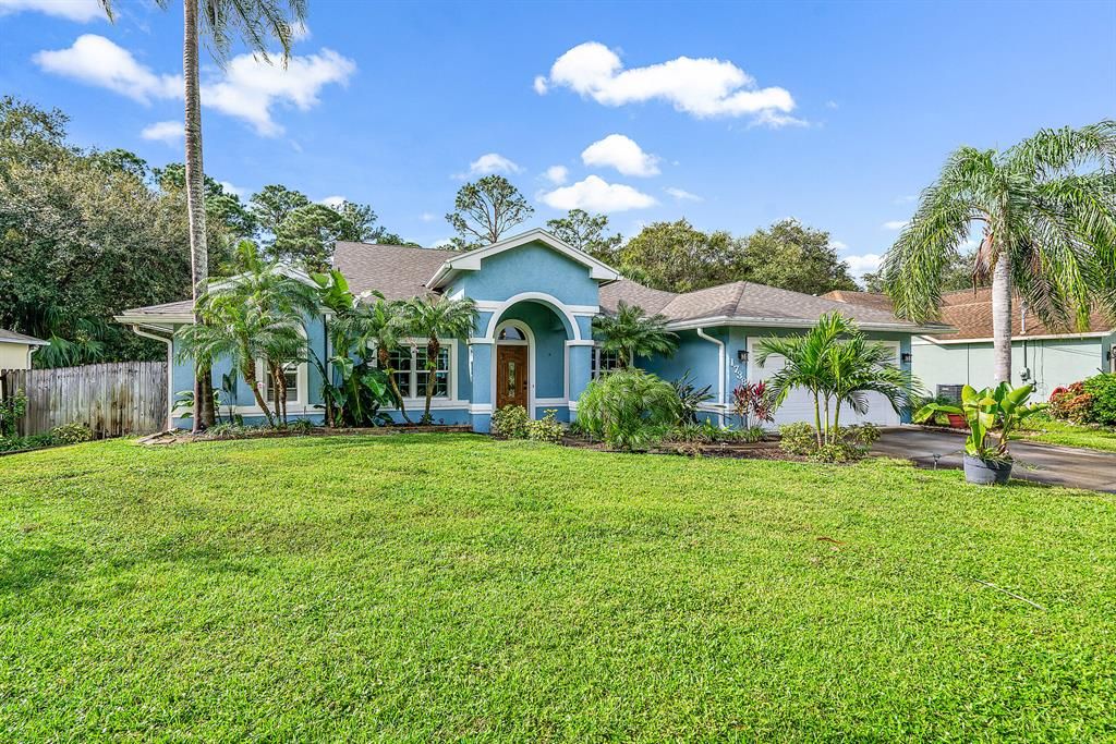 Photo of 1738 SW Leafy Road, Port Saint Lucie, FL 34953 (MLS # R10730155)